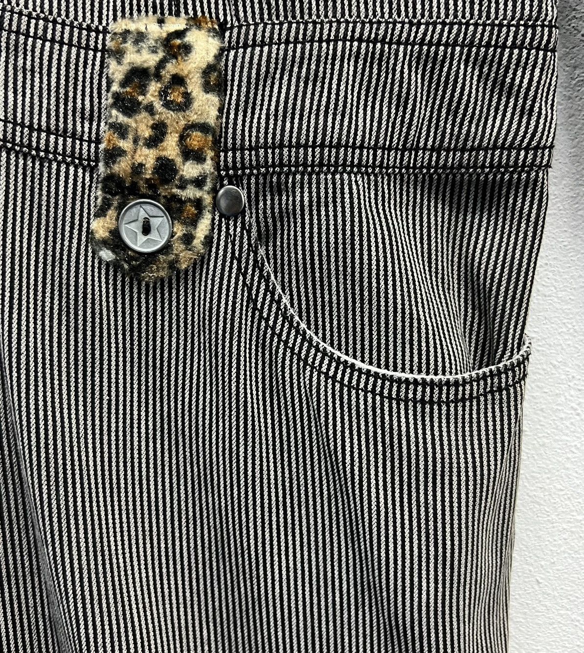 Japanese Brand × Vintage Vintage Japanese Jumpsuit Leopard Collar, Embroidered Back, Size US 36 / EU 52 - 10 Thumbnail