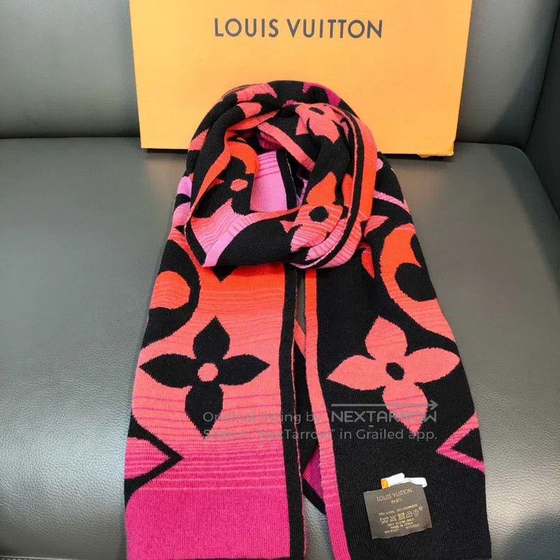 Louis Vuitton Louis Vuitton Black with pink scarf Size ONE SIZE - 2 Thumbnail