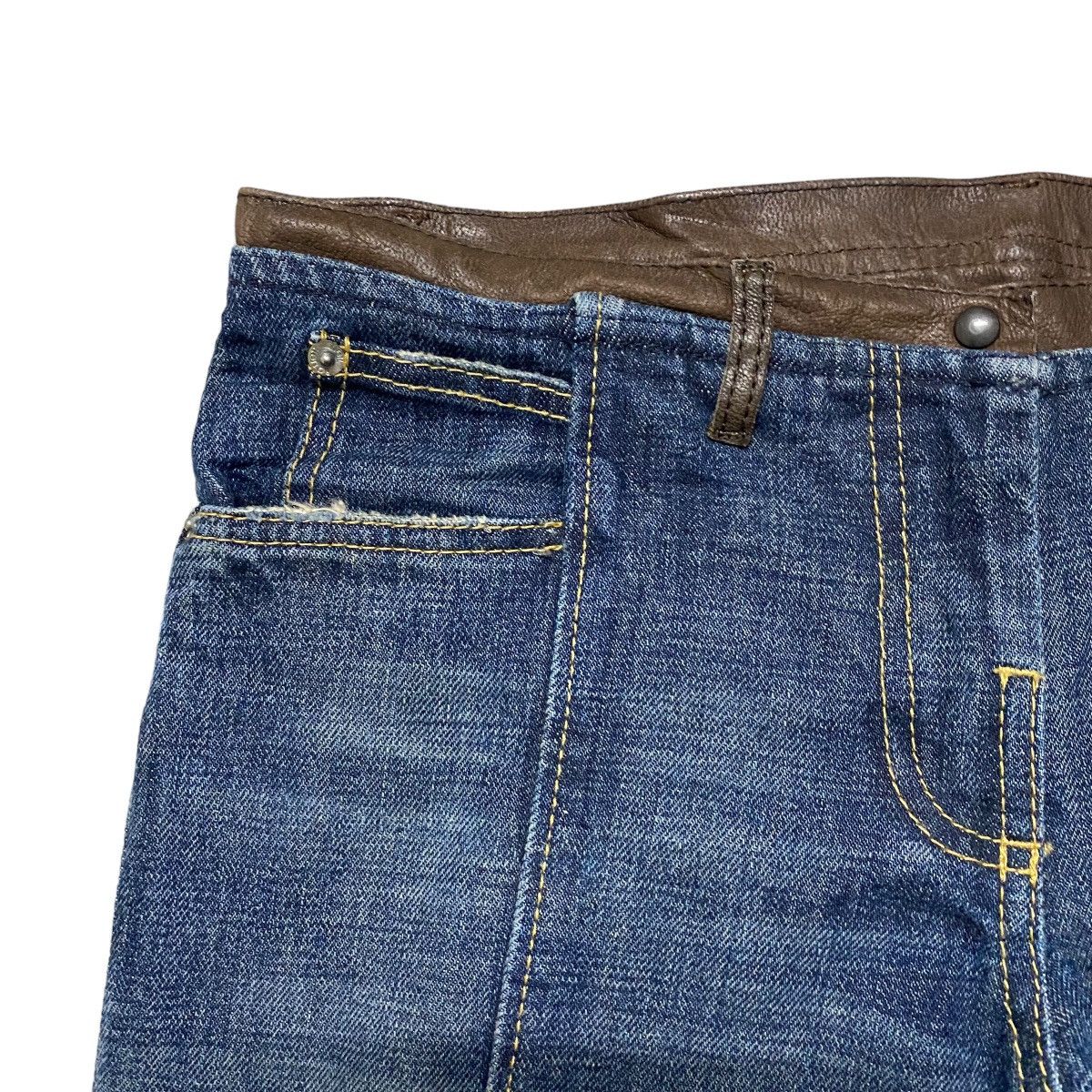 Neil Barrett Neil Barrett Denim Leather Trimmed Flare Jeans Low Rise Size 28" / US 6 / IT 42 - 5 Thumbnail