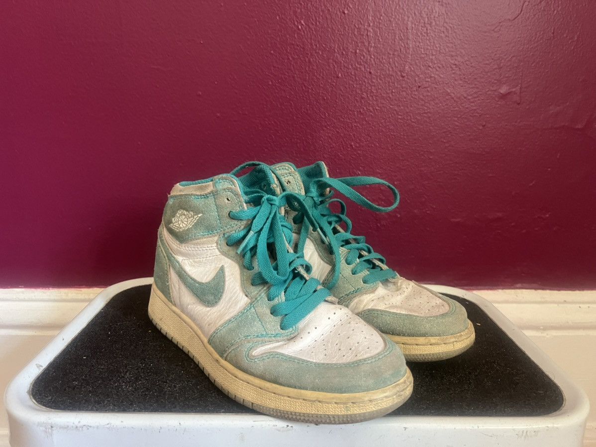 Nike Nike Air Jordan 1 Retro High OG Turbo Green Size US 5.5 / EU 38 - 1 Thumbnail