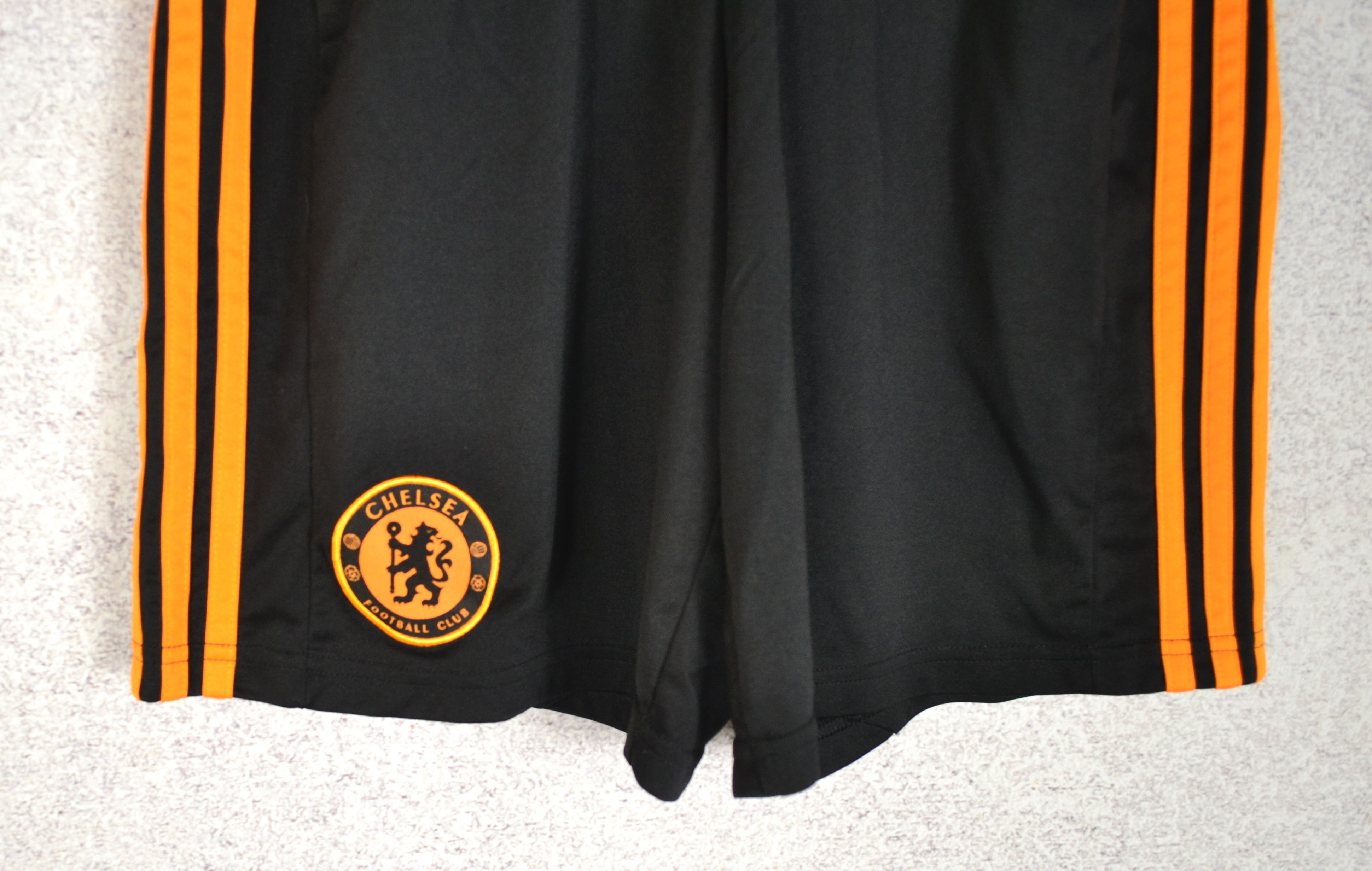 Vintage Chelsea FC Away Football Shorts Soccer 2010 2011 Adidas Size US 34 / EU 50 - 2 Thumbnail