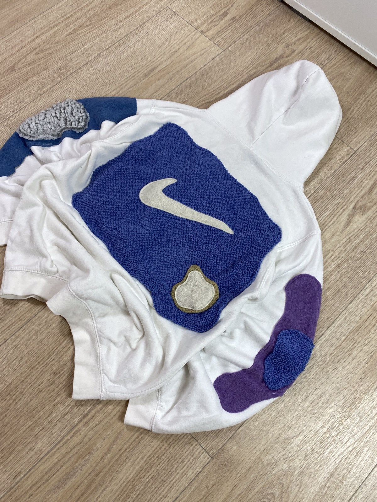 Nike × Vintage Vintage Nike Custom UFO Center Swoosh Oversize Hoodie Y2K UK Size US S / EU 44-46 / 1 - 9 Thumbnail