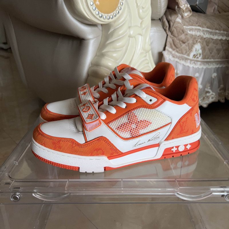 Louis Vuitton Louis Vuitton Stylish Low-Top Trainer Sneakers 0089 Size US 8.5 / EU 41-42 - 1 Thumbnail
