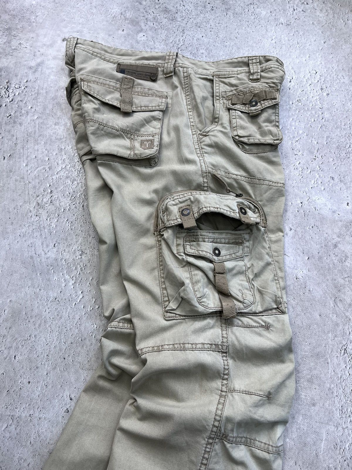 Issey Miyake × Japanese Brand × Tete Homme 2000s Tete Home Multipocket Bondage Cargo Pants Size US 33 - 8 Thumbnail