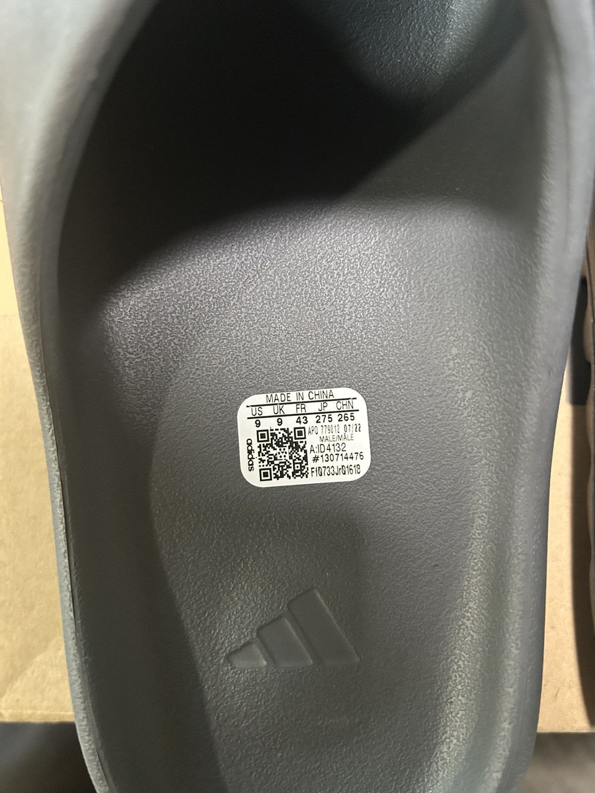 Yeezy Yeezy Slide Granite Size 9 Size US 9 / EU 42 - 3 Thumbnail