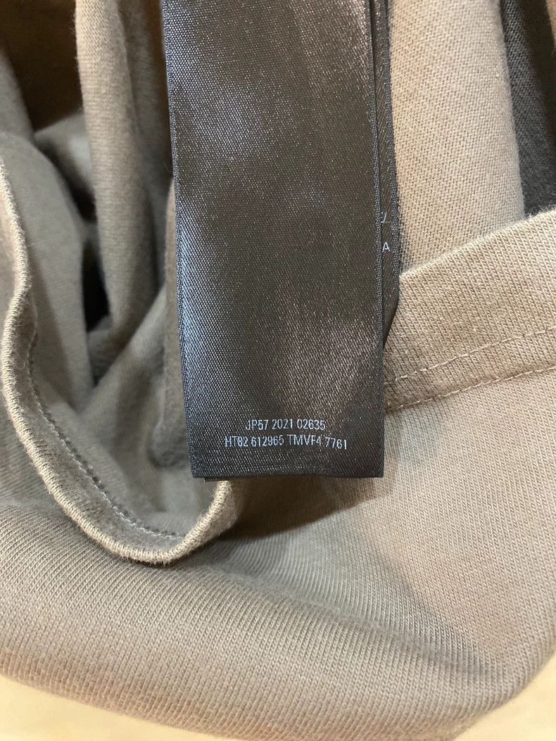 Balenciaga Balenciaga Solid color chest brand logo round neck pullove Size US S / EU 44-46 / 1 - 4 Thumbnail
