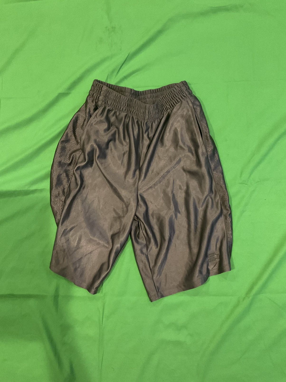 Vintage Grey vintage streetwear shorts Size US 26 / EU 42 - 1 Thumbnail