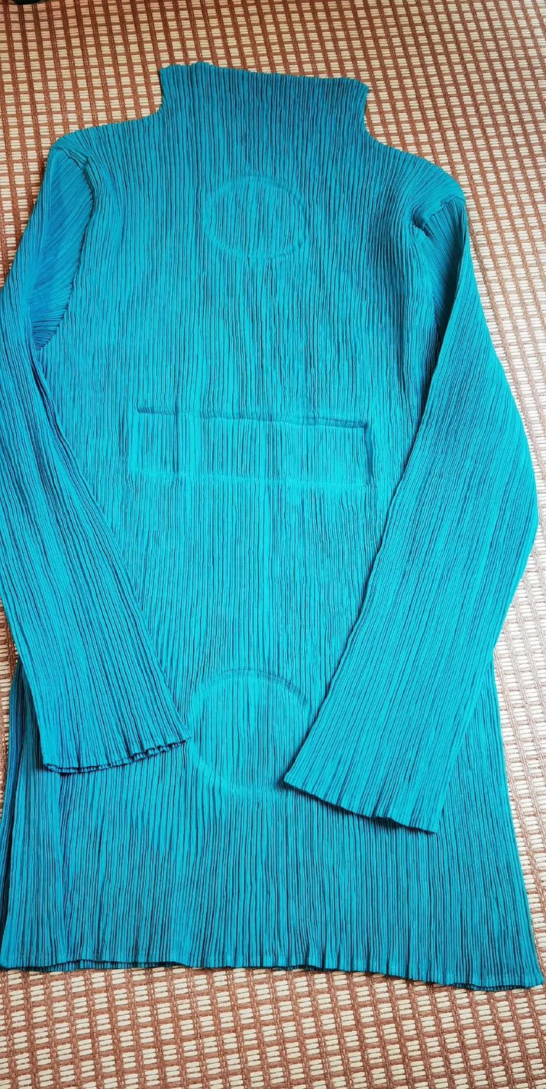 Issey Miyake Issey Miyake Tiffany blue three-quarter sleeve top Size M / US 6-8 / IT 42-44 - 1 Thumbnail
