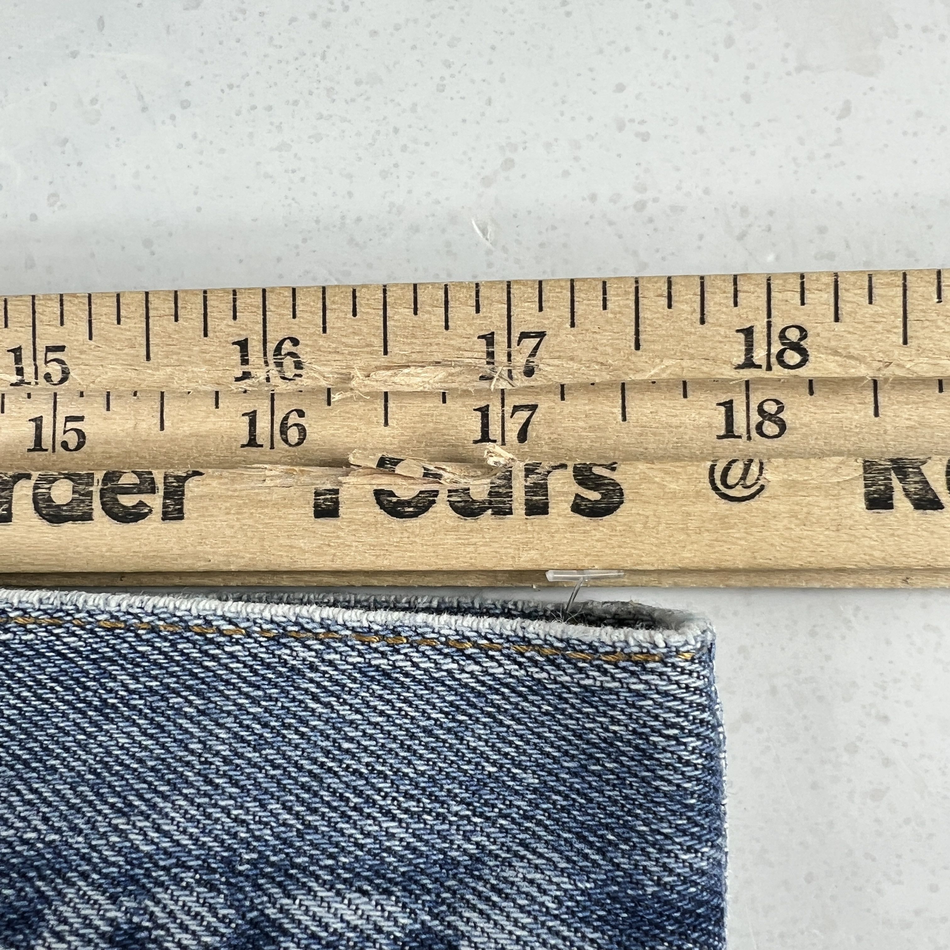 Levi's × Vintage Y2K Levi's Jeans 550 Relaxed Fit Blue Faded Cotton Denim Size US 35 - 23 Thumbnail