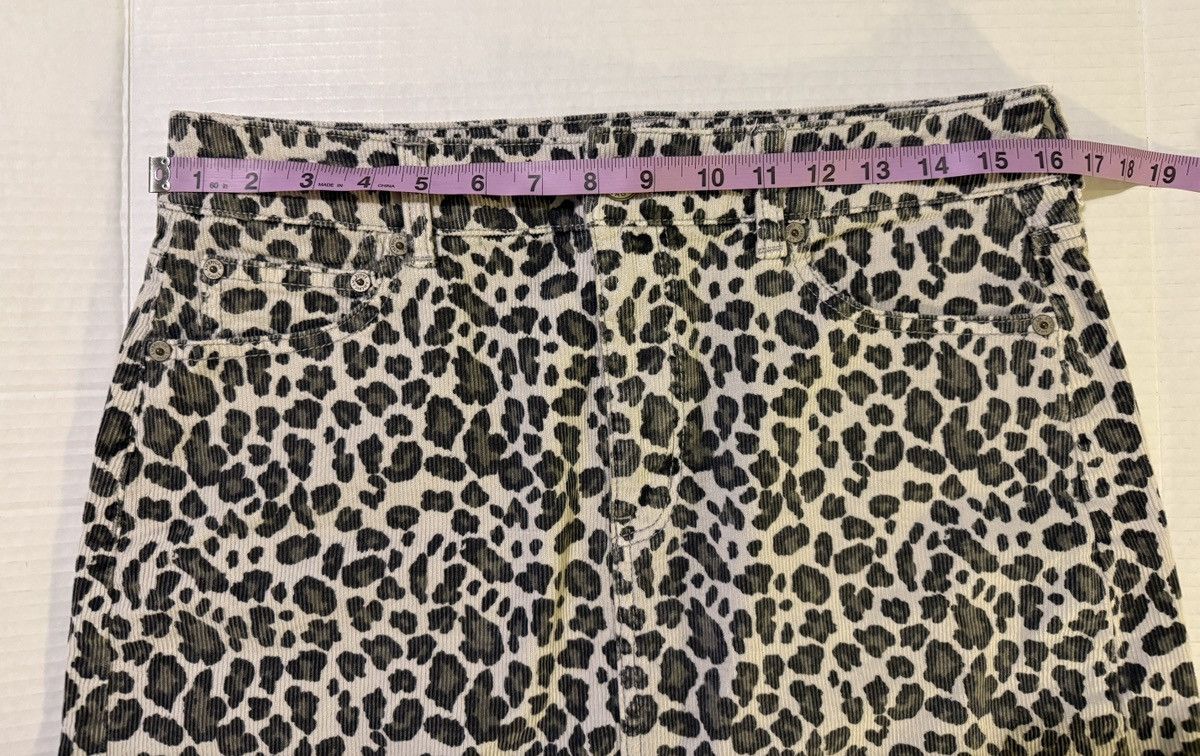 American Eagle Outfitters American Eagle Leopard Print Stretch Corduroy Mini Skirt Size 30" / US 8 / IT 44 - 10 Thumbnail