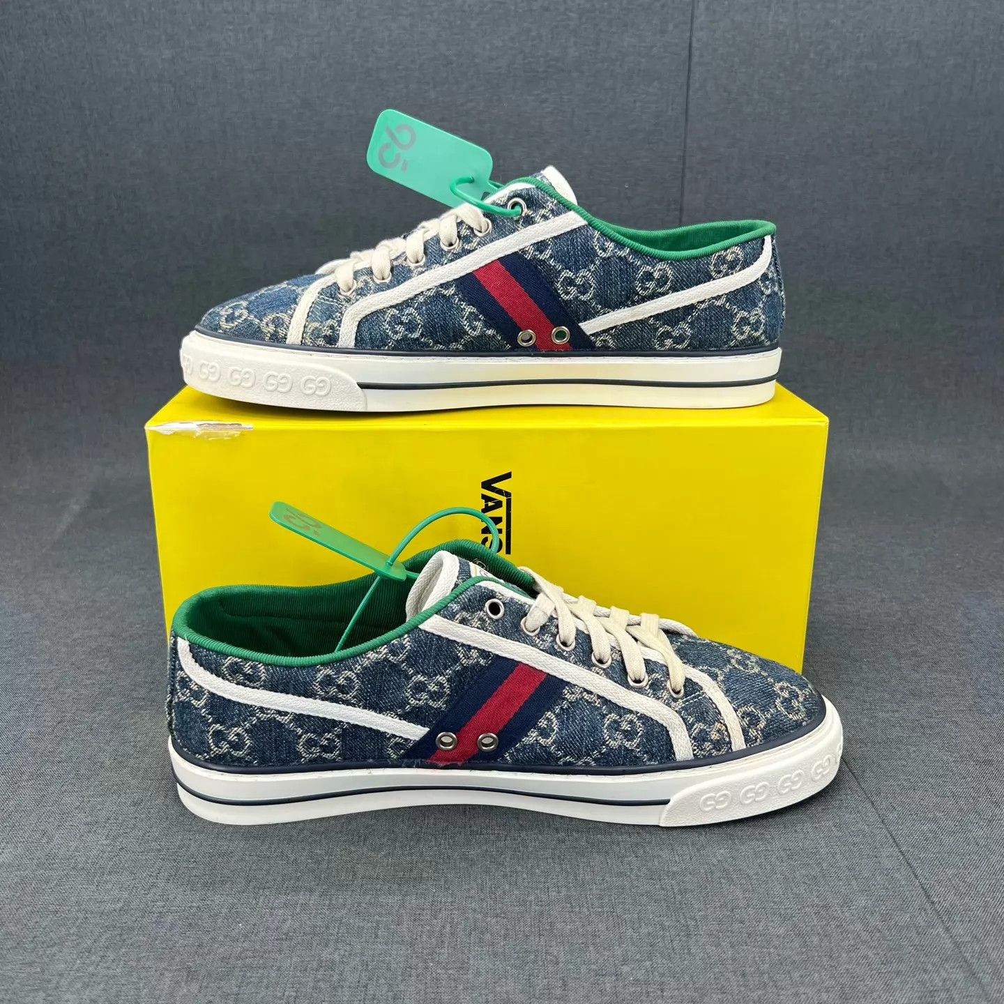 Gucci Gucci 1977 Denim Blue White & Red 42.5 1-2 Wears Near New Size US 9.5 / EU 42-43 - 2 Thumbnail