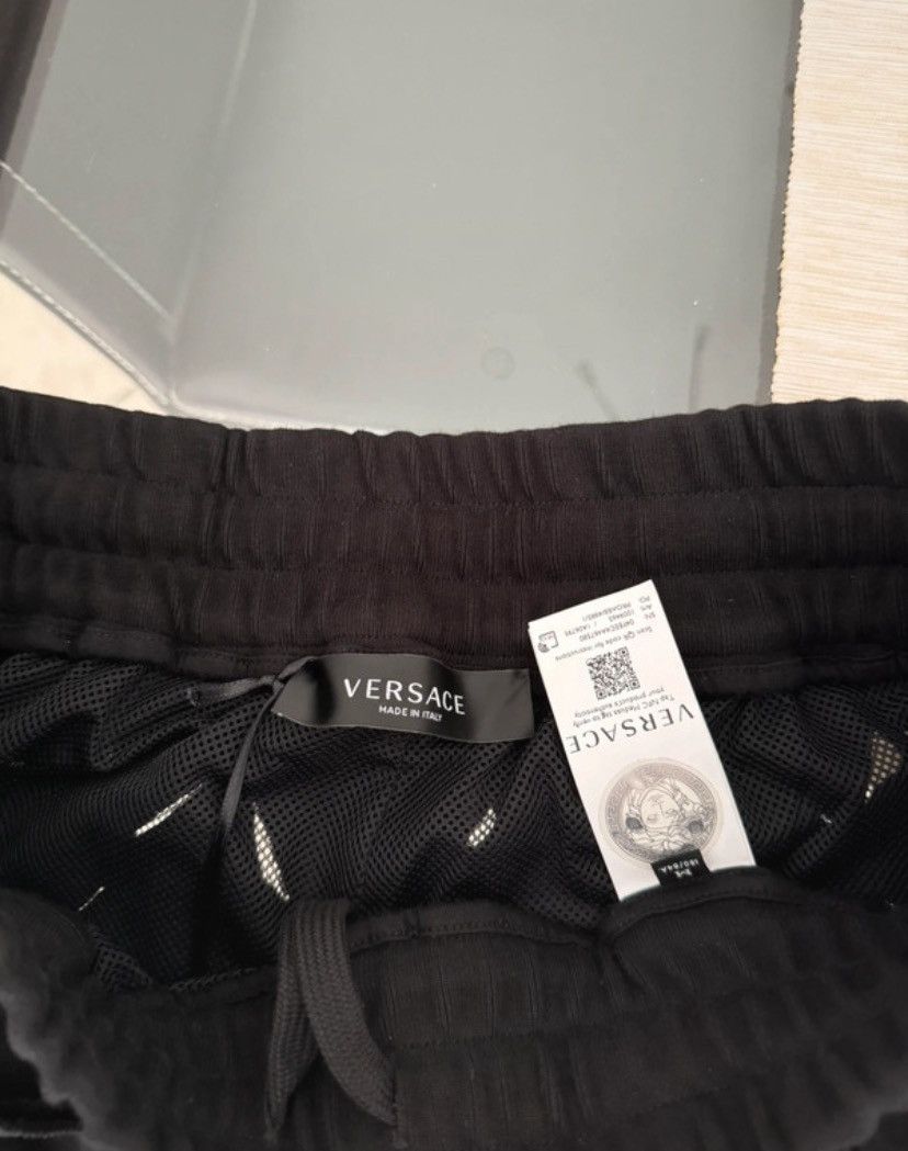 Versace Versace Black Shorts Size US 30 / EU 46 - 3 Thumbnail