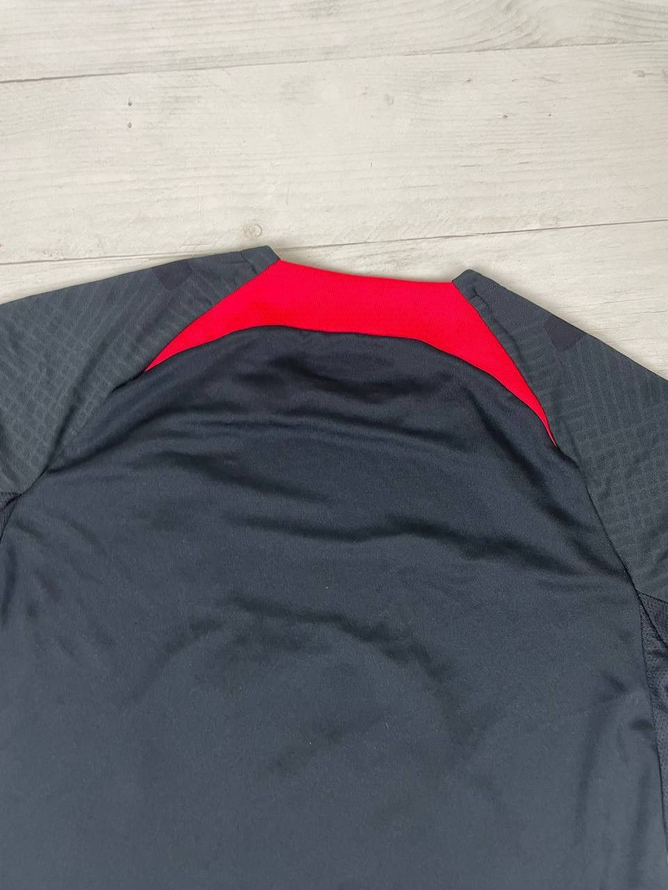 Nike Nike LIVERPOOL 2022 2023 TRAINING SHIRT SOCCER Jersey Size US M / EU 48-50 / 2 - 11 Thumbnail