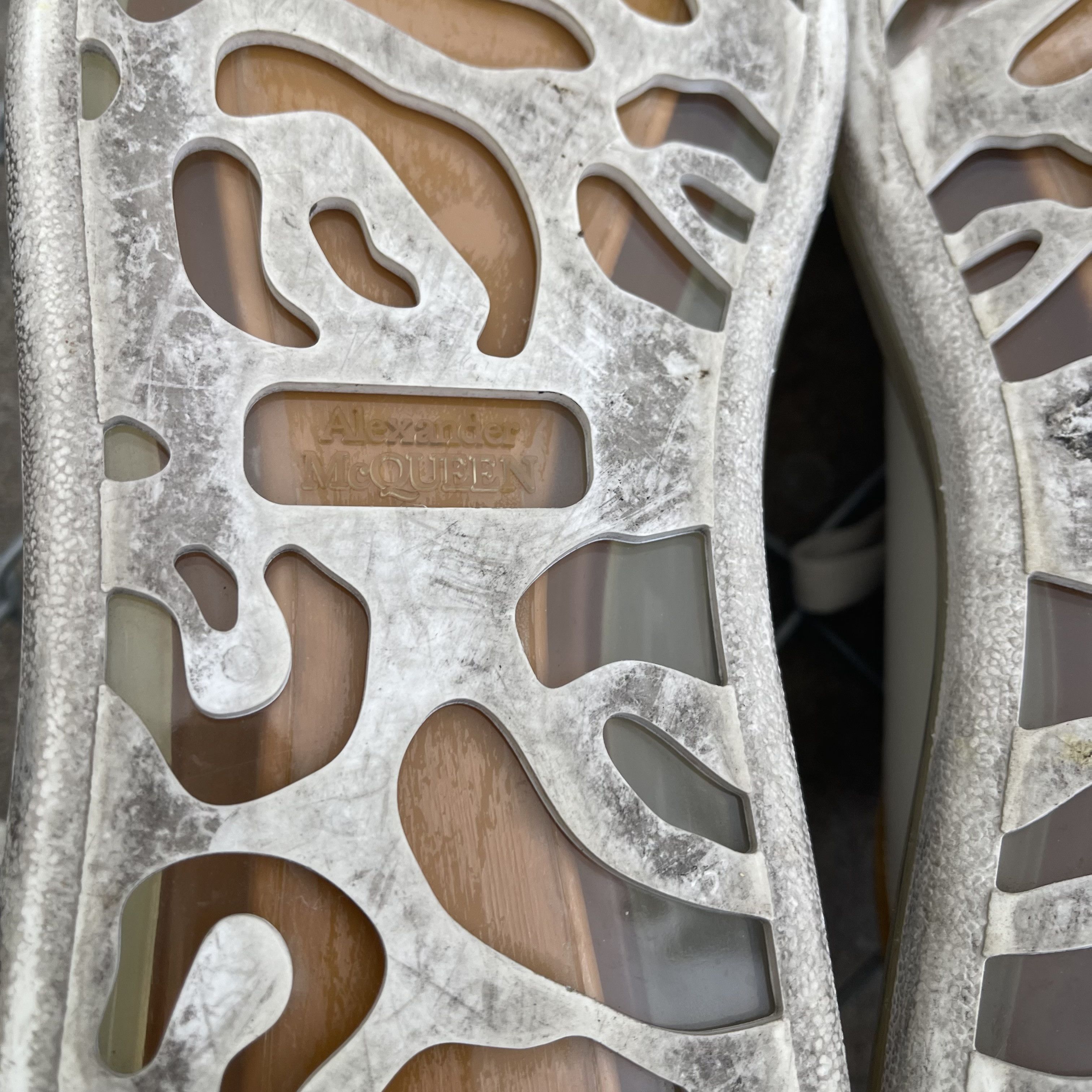 Alexander McQueen × Designer Alexander McQueen Mineral Yellow Sneakers Size US 10 / EU 43 - 9 Thumbnail