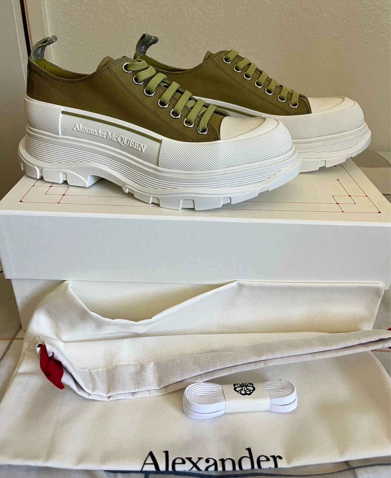 Alexander McQueen Tread Slick Low Lace Up Olive Green White