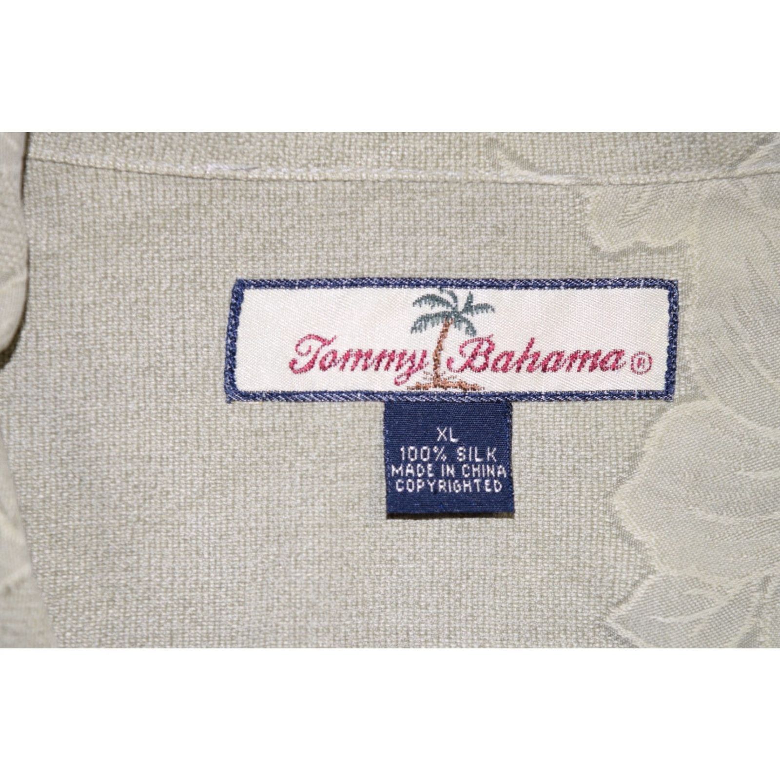 Tommy Bahama VINTAGE Tommy Bahama Shirt Mens XL Neutral Embossed Hibiscus Silk Short Sleeve Hawaiian Size US XL / EU 56 / 4 - 4 Thumbnail