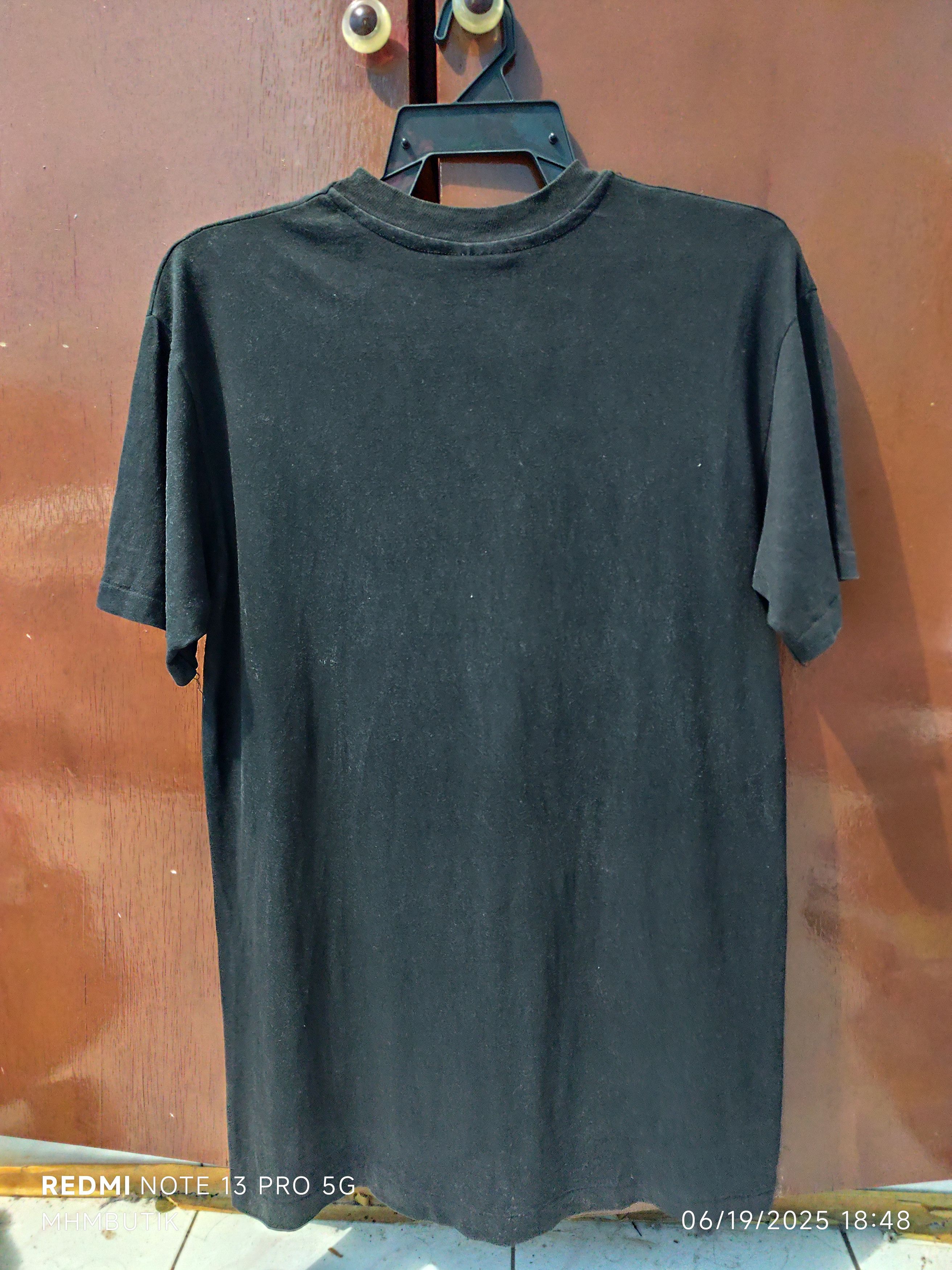Vintage Vintage Promo Photo Looked Up Tee Shirt Size US M / EU 48-50 / 2 - 3 Thumbnail