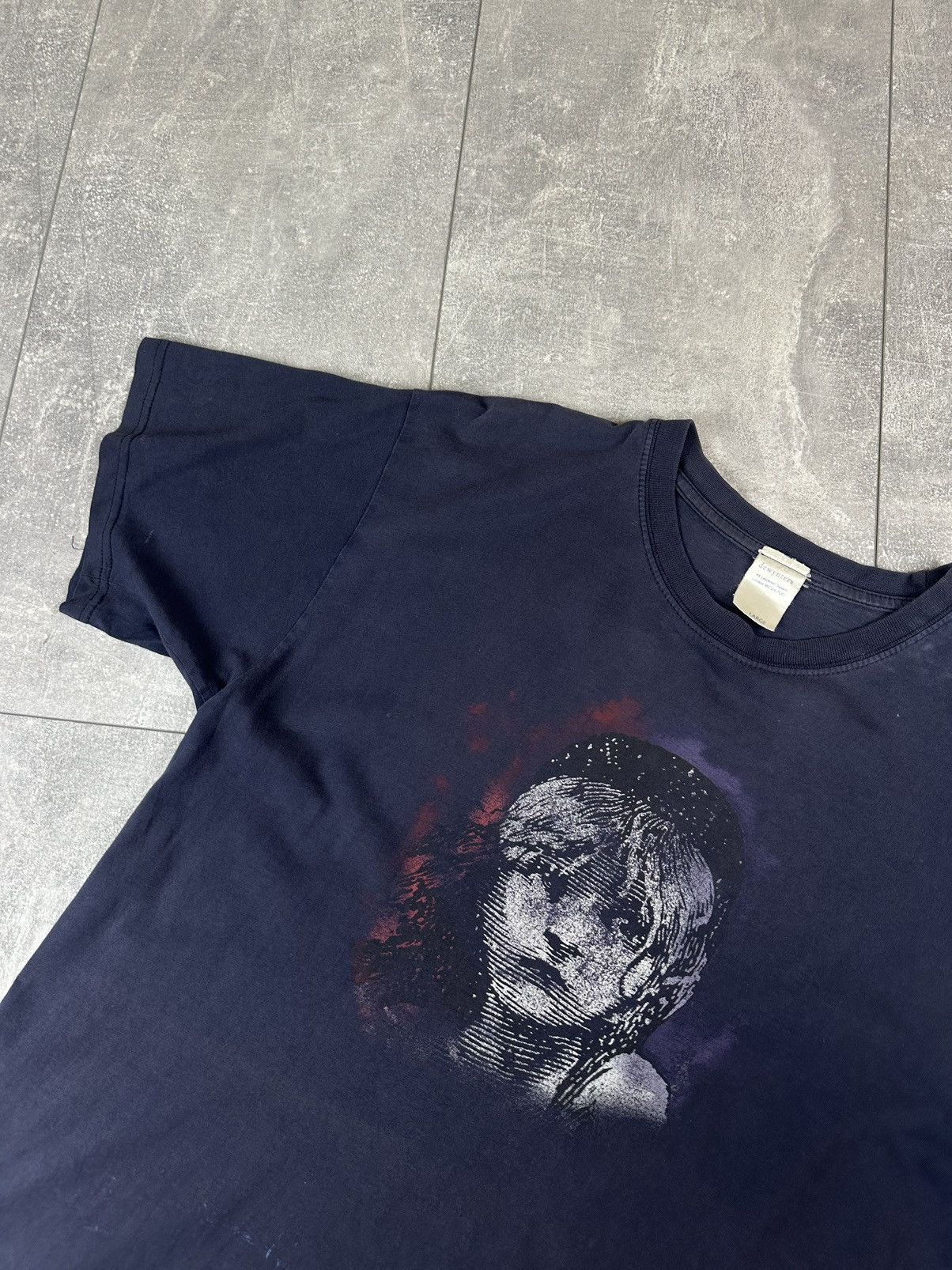 Other Les Miserables Vintage Graphic Print Logo Art Movie T-Shirt Size US L / EU 52-54 / 3 - 9 Thumbnail