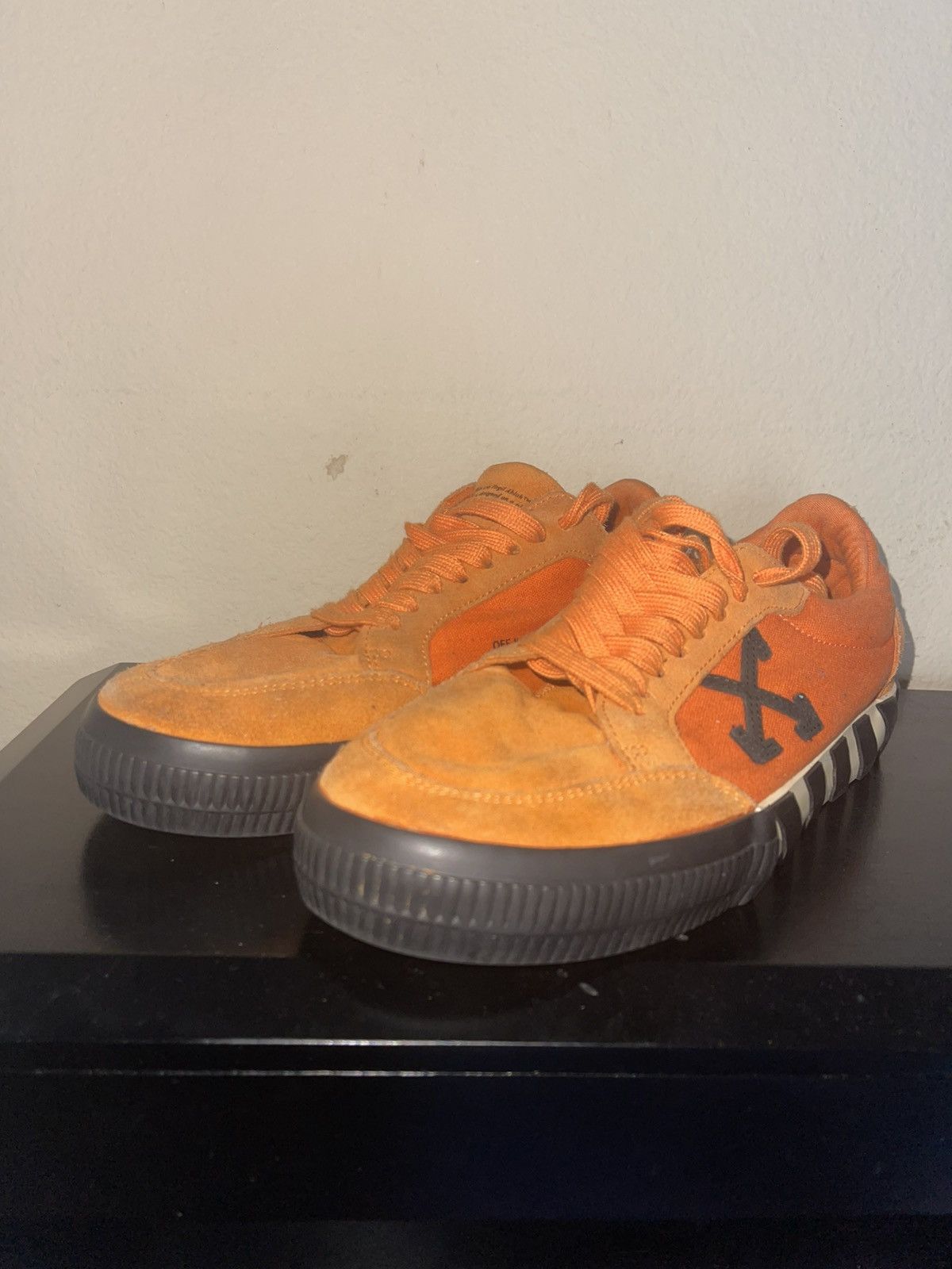 Off-White Off White Vulcanized Low Orange Black Men’s US Size 8 Size US 8 / EU 41 - 1 Thumbnail