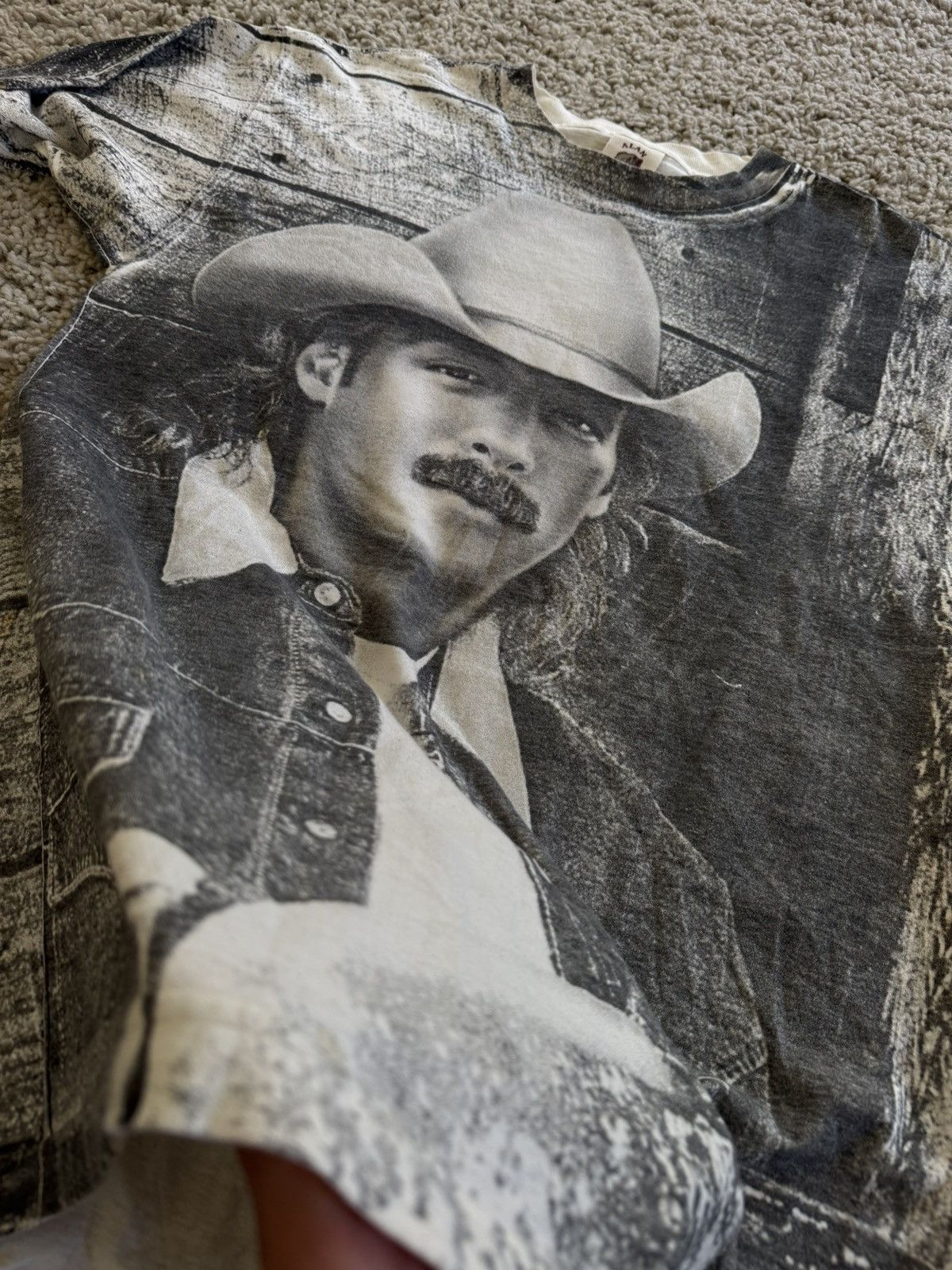 Other Vintage Alan Jackson AOP T-Shirt, Size L Size US L / EU 52-54 / 3 - 2 Thumbnail