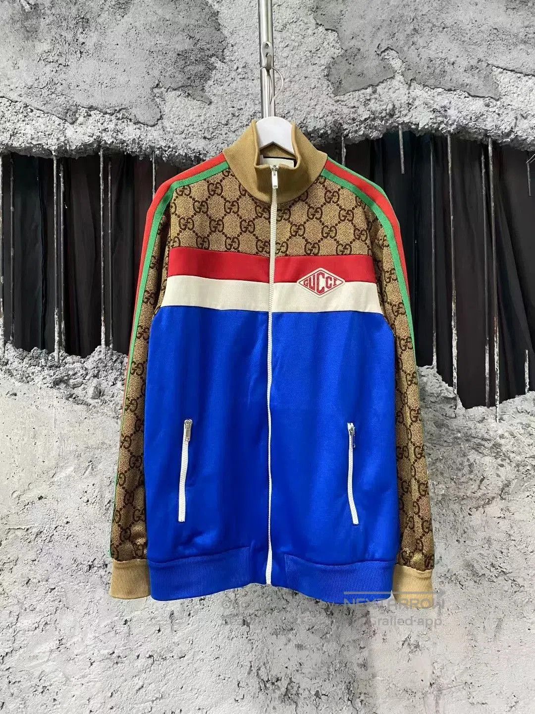 Gucci Gucci Red White Blue Monogram Jacket. Size US M / EU 48-50 / 2 - 1 Thumbnail