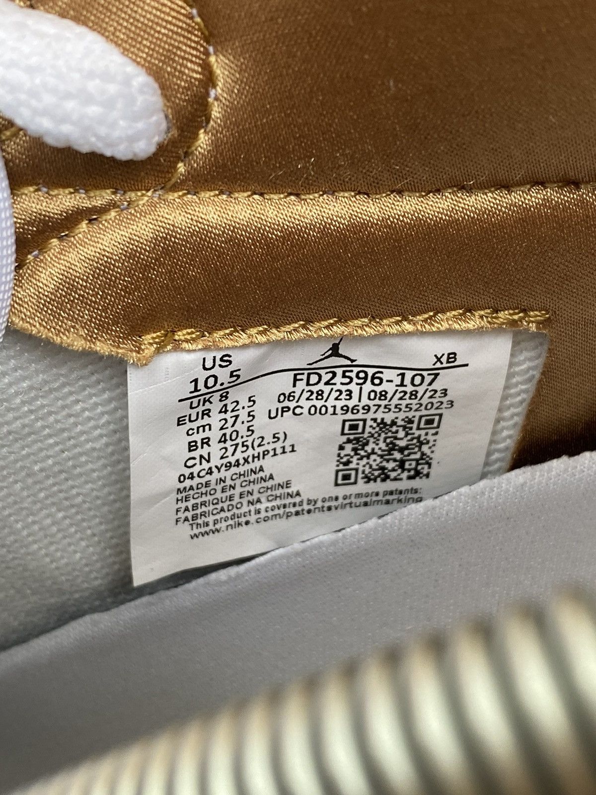 Jordan Brand × Nike Air Jordan 1 Retro high OG metallic gold Size US 9 / EU 42 - 5 Thumbnail