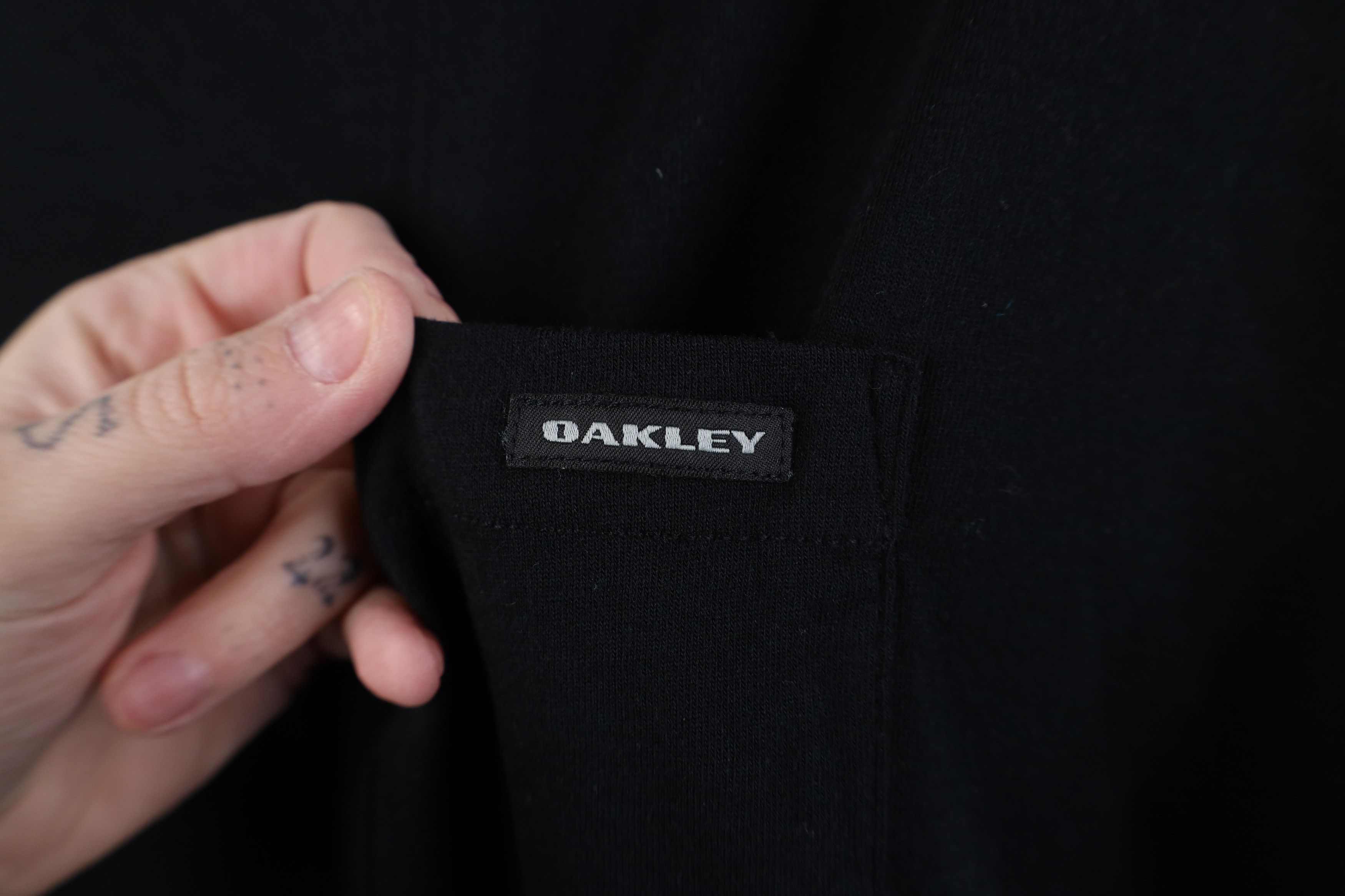 Oakley Vintage Y2K Oakley Striped Short Sleeve Pocket T-Shirt Black Size US L / EU 52-54 / 3 - 4 Thumbnail