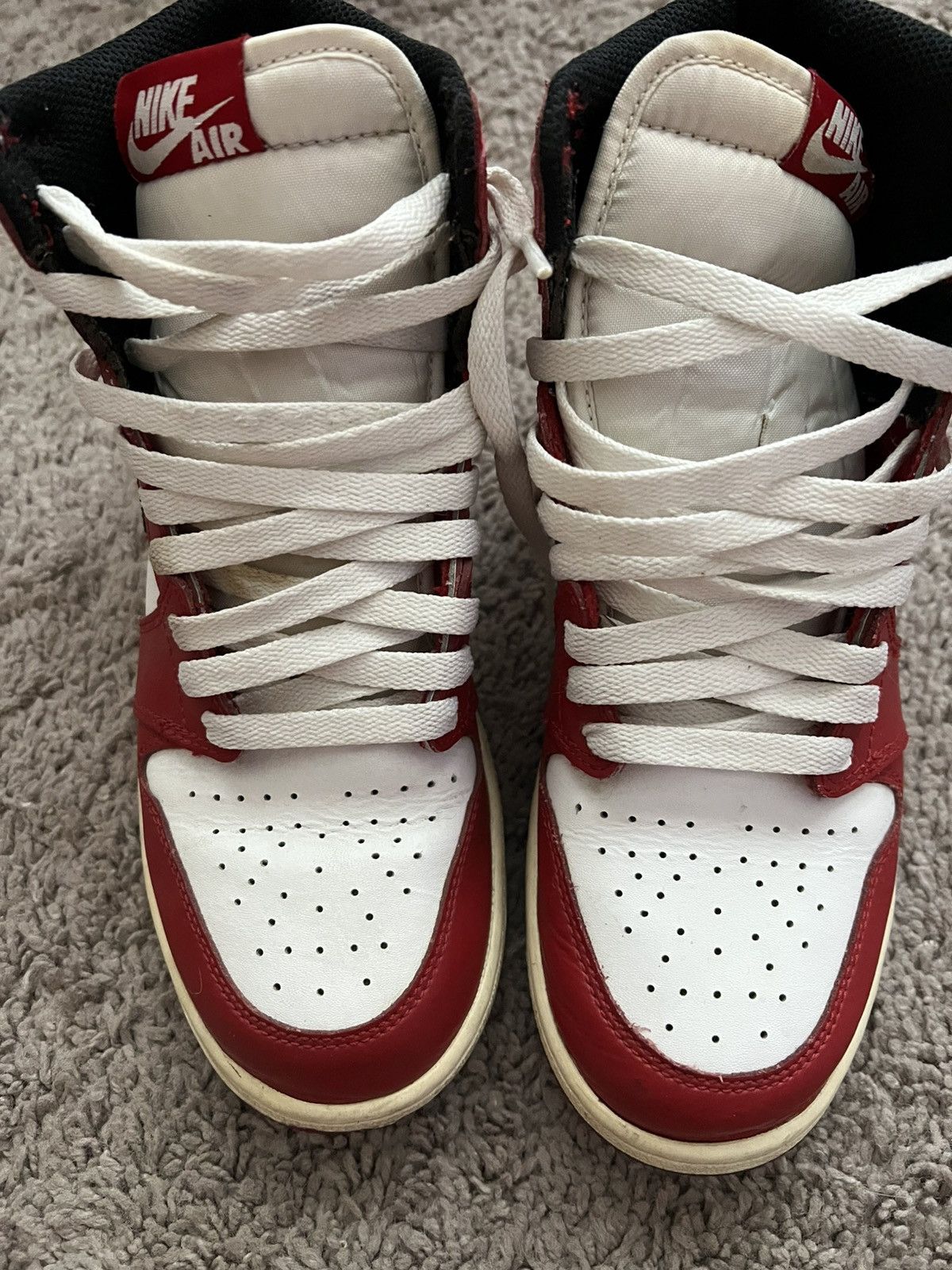 Jordan Brand Air Jordan 1 Retro High OG Chicago 2015 6.5Y Size US 6.5 / EU 39-40 - 5 Thumbnail