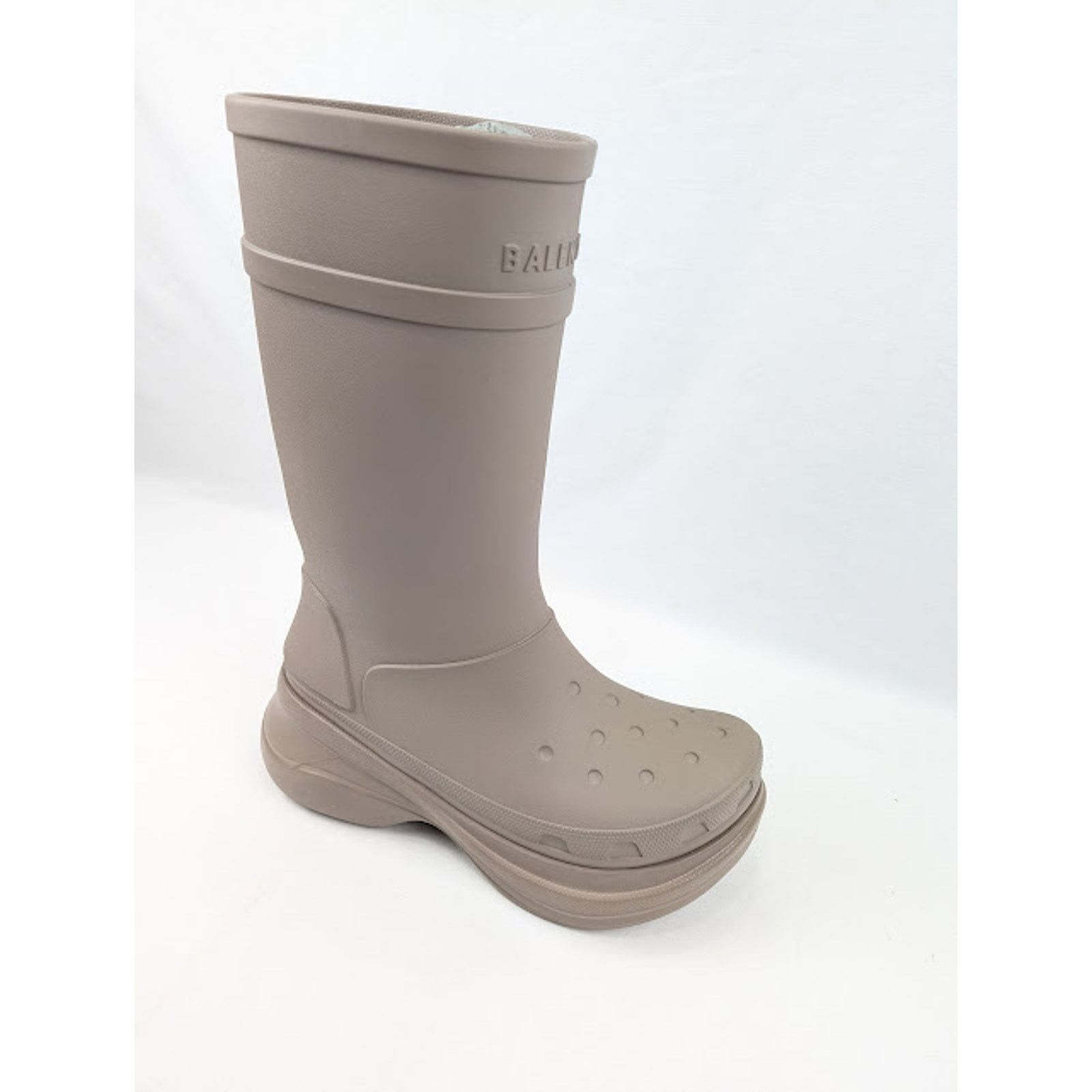 Balenciaga o1rshd1 Crocs Rubber Boots in Beige Size US 12 / EU 45 - 2 Thumbnail