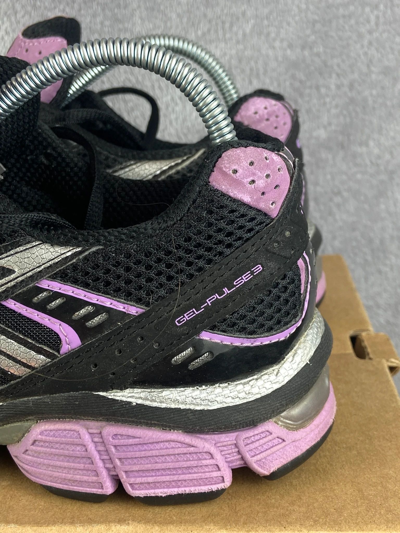 Asics Asics sneakers black pink gel retro running Size US 5 / EU 37 - 3 Thumbnail