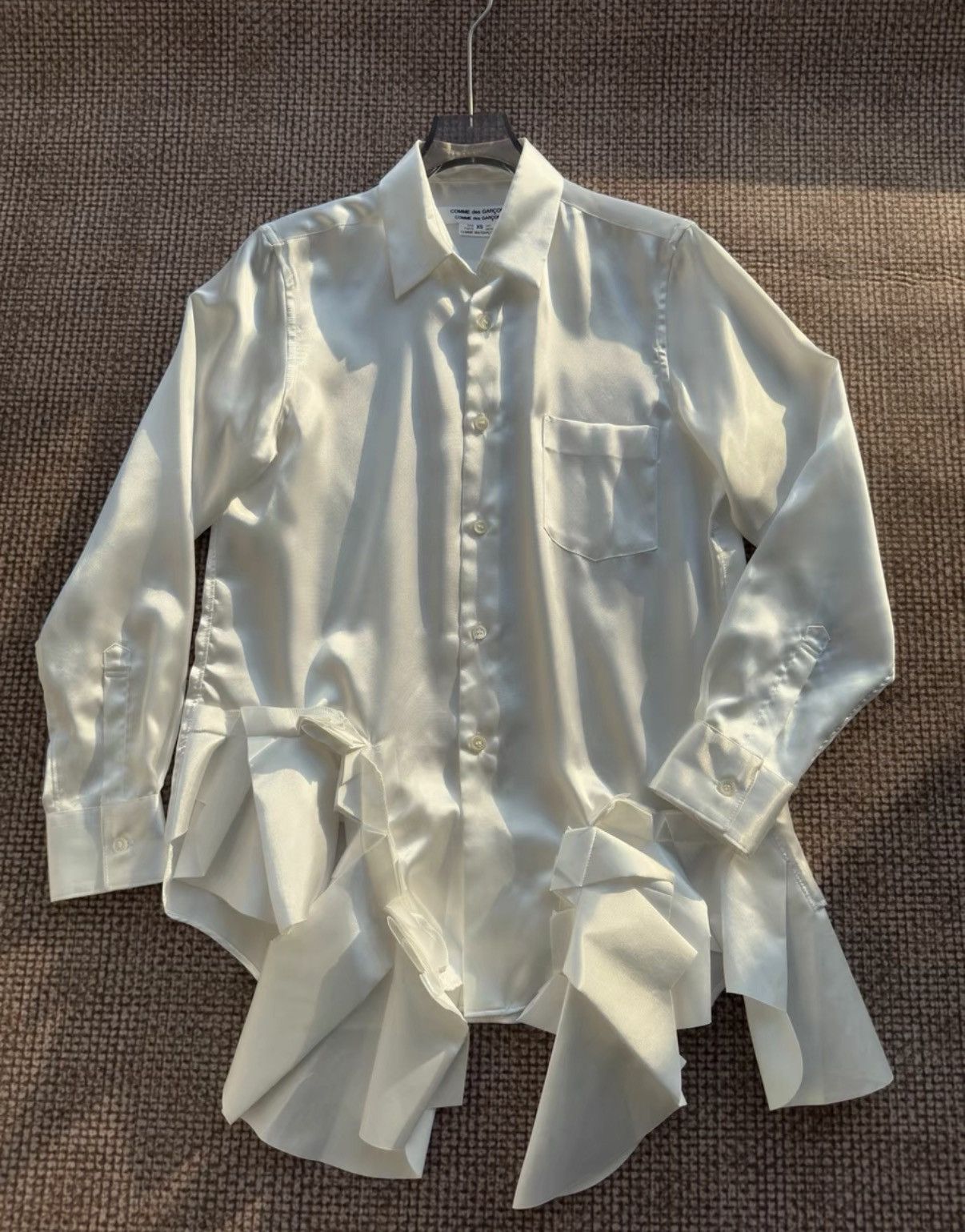 Comme des Garcons Comme des Garçons White Satin Irregular Cut Bow Shirt K23 Size XS / US 0-2 / IT 36-38 - 1 Thumbnail