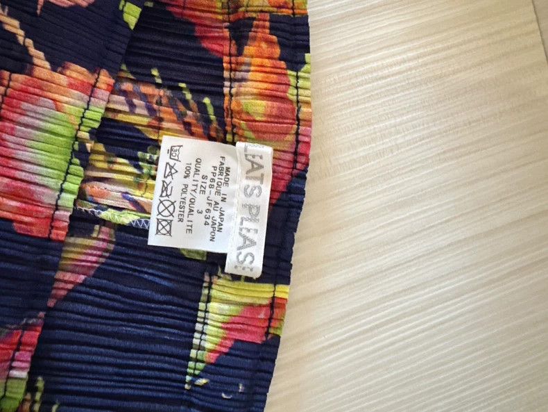Issey Miyake Issey Miyake size:3 Dragon and phoenix buttoned dragon pat Size 24" / US 00 / IT 34 - 4 Thumbnail