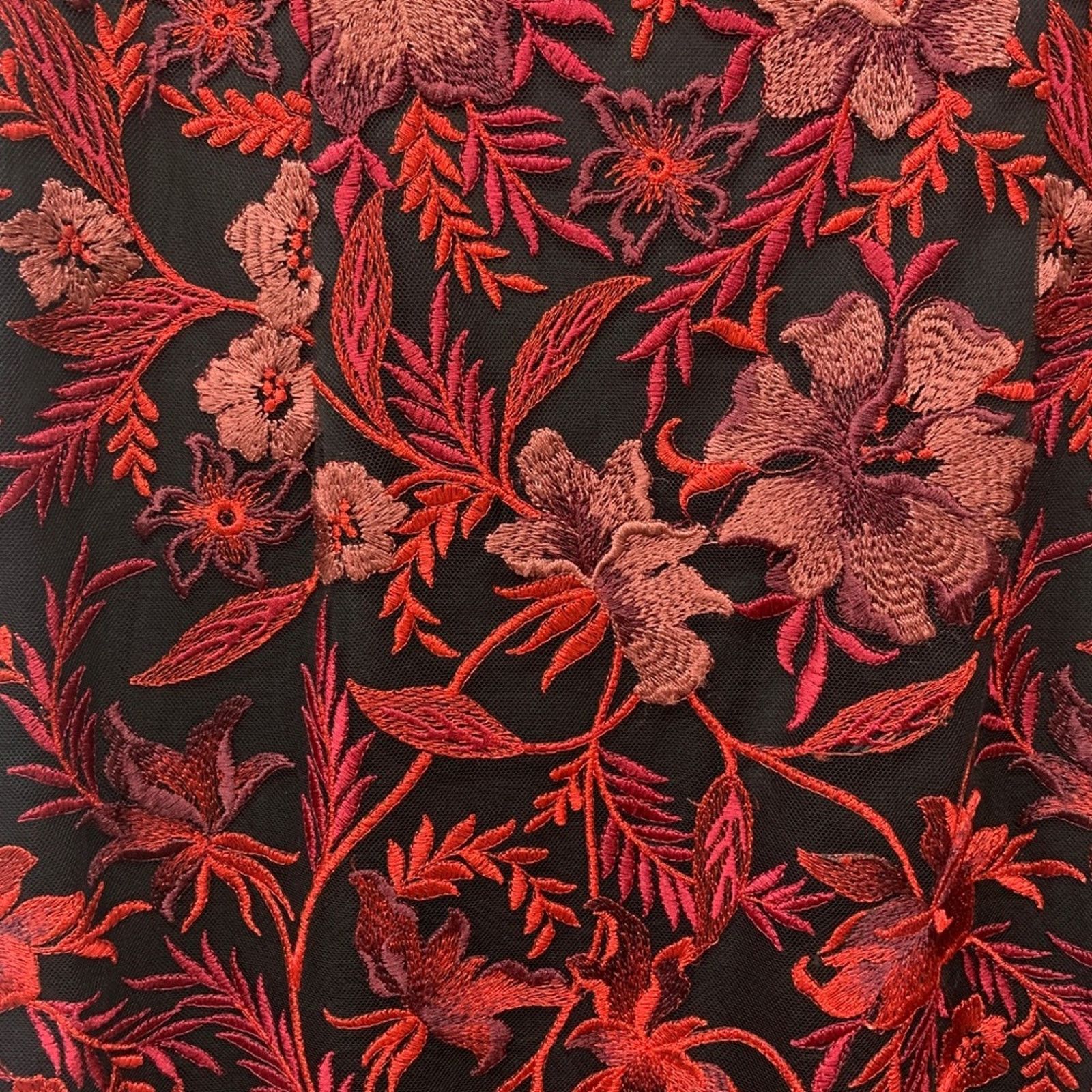Adrianna Papell NWOT Adrianna Papell Metallic Red & Black Embroidered Gown 6 Size M / US 6-8 / IT 42-44 - 6 Thumbnail