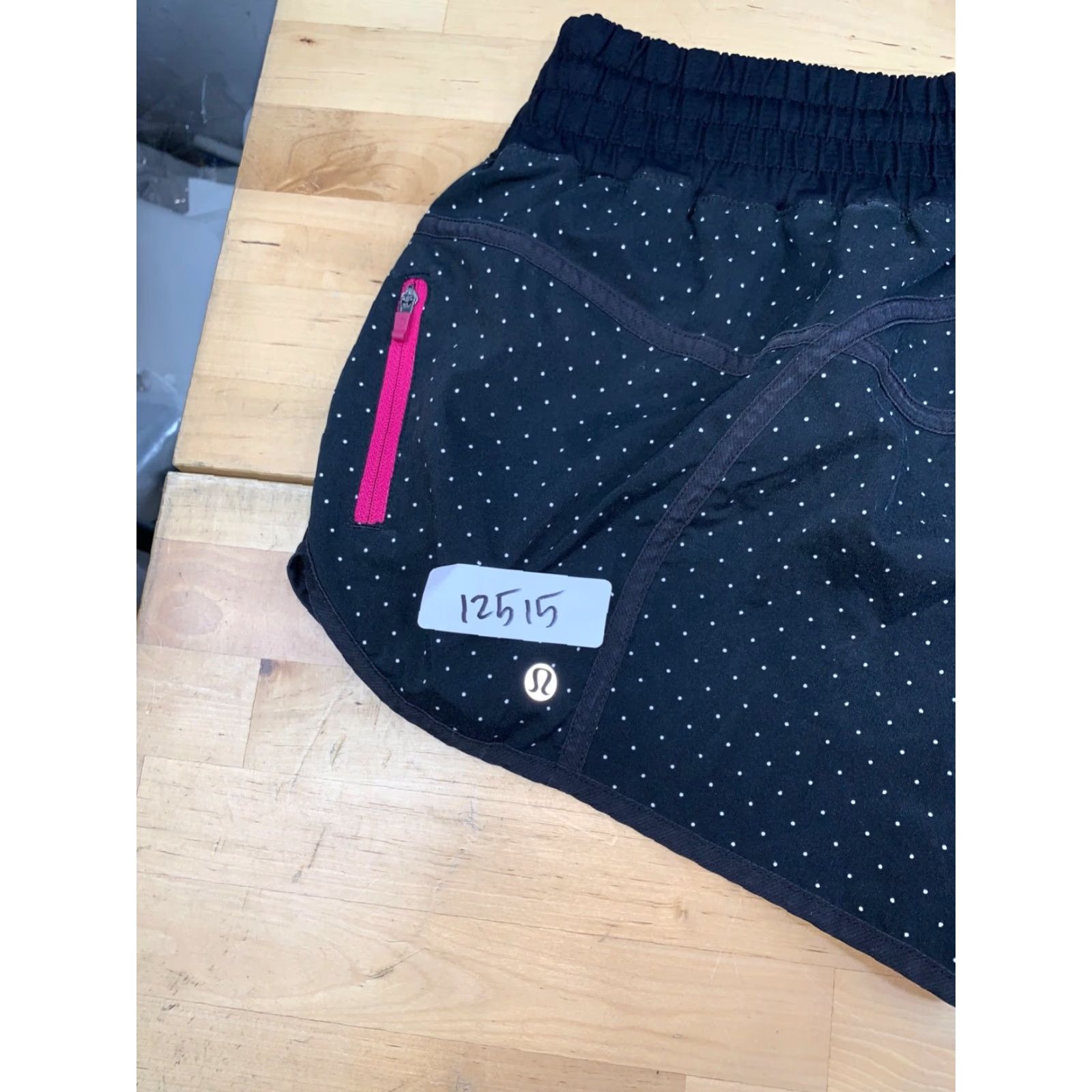 Lululemon Lululemon Running Shorts Womens 8 Black Polka dot 4" Inseam 12515 Size 30" / US 8 / IT 44 - 2 Thumbnail