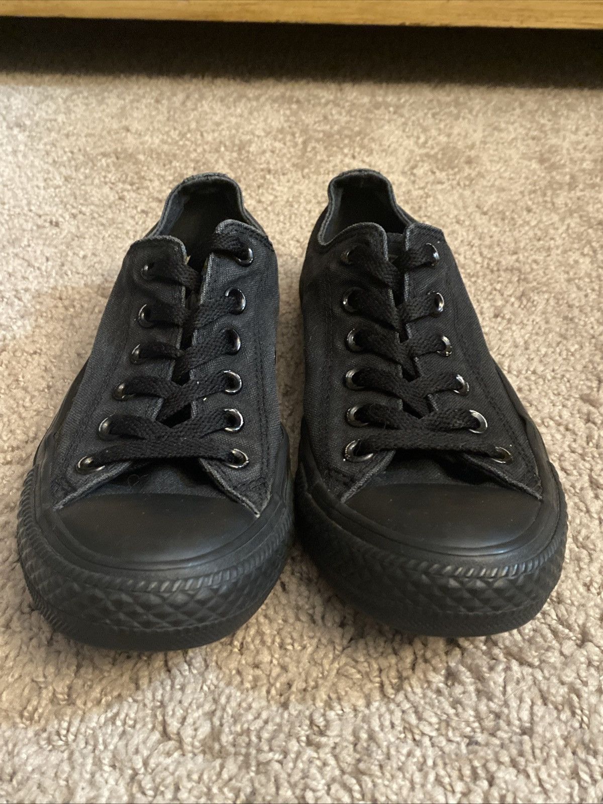 Converse Unisex Converse Chuck Taylor low Sneakers size 6.5 W/ 4.5M Size US 6.5 / IT 36.5 - 12 Thumbnail