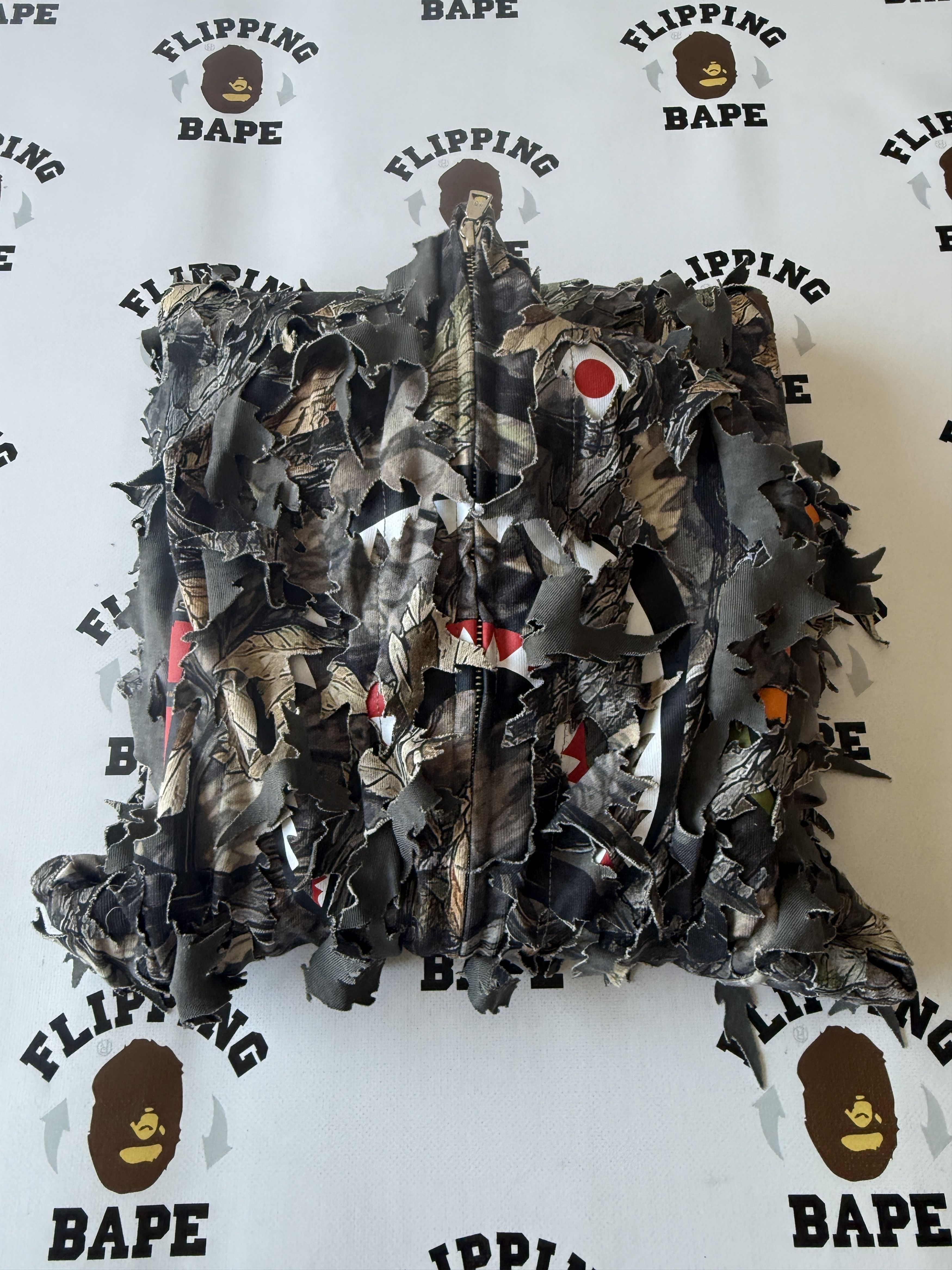 Bape BAPE TREE EDGE LASER CUT CROPPED SHARK FULL ZIP HOODIE Size US XL / EU 56 / 4 - 17 Thumbnail