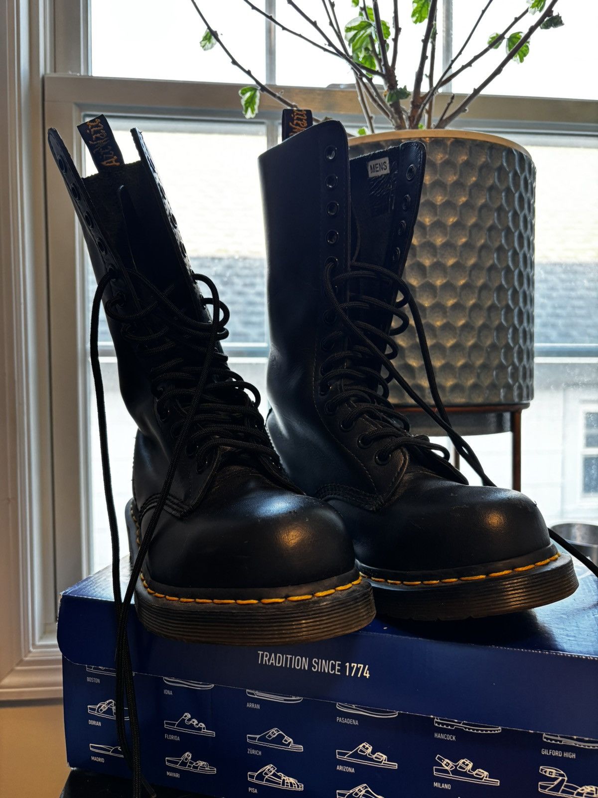 Dr. Martens Dr. Martens 1940 5400 High Top Lace Boots Size US 6 / IT 36 - 5 Thumbnail
