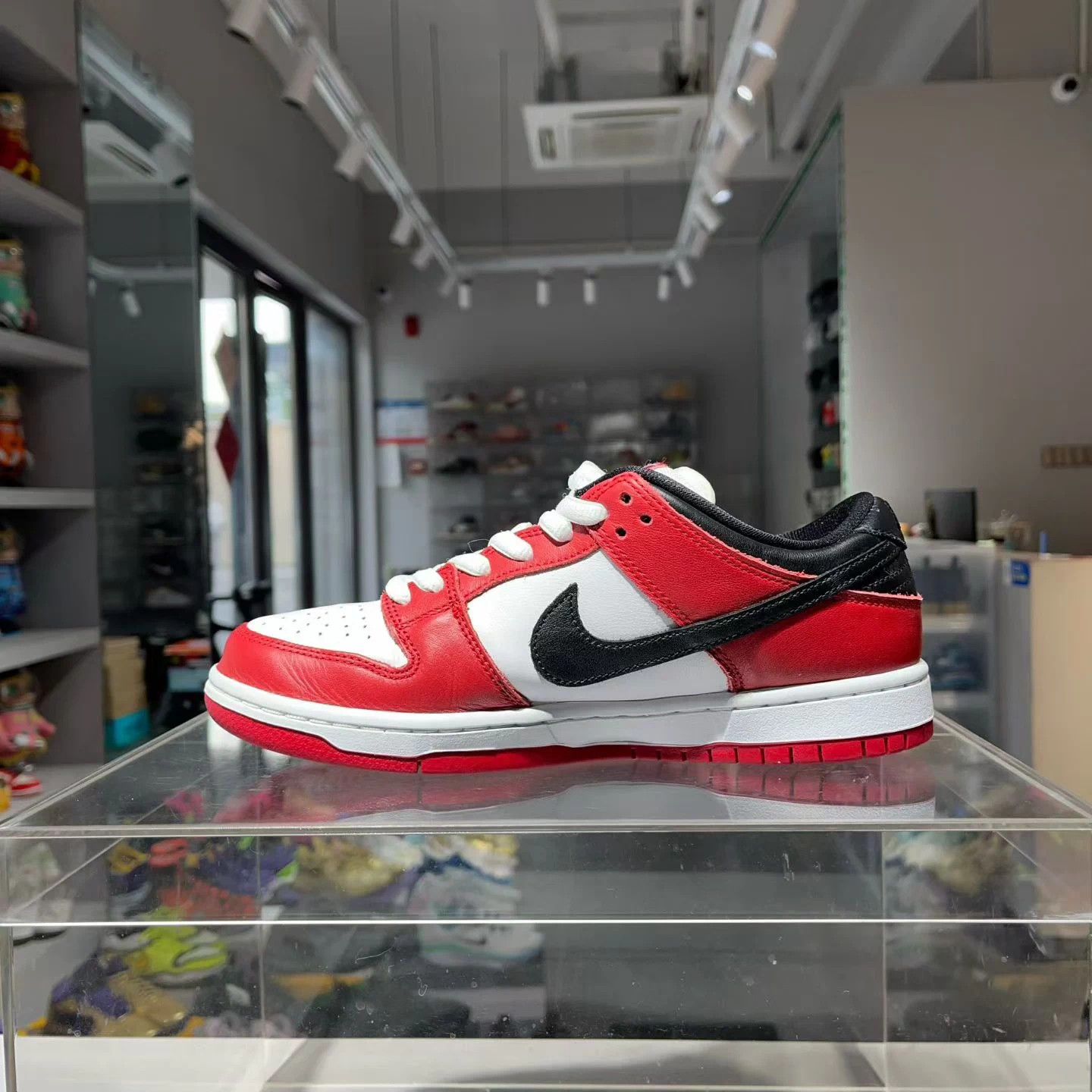 Nike Nike Dunk SB Chicago OG Box 40.5 DS Size US 7.5 / EU 40-41 - 6 Thumbnail