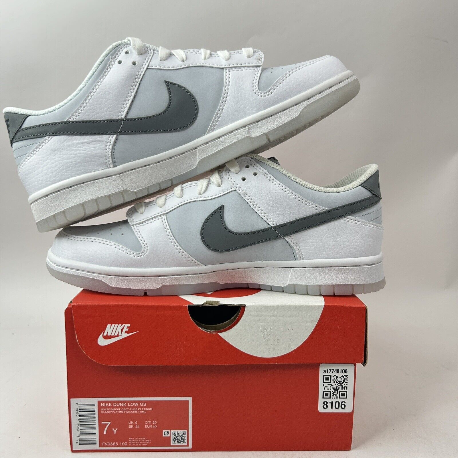 Nike Nike Dunk Low GS “White Smoke Grey Pure Platinum” 2024 Size US 8.5 / IT 38.5 - 3 Thumbnail