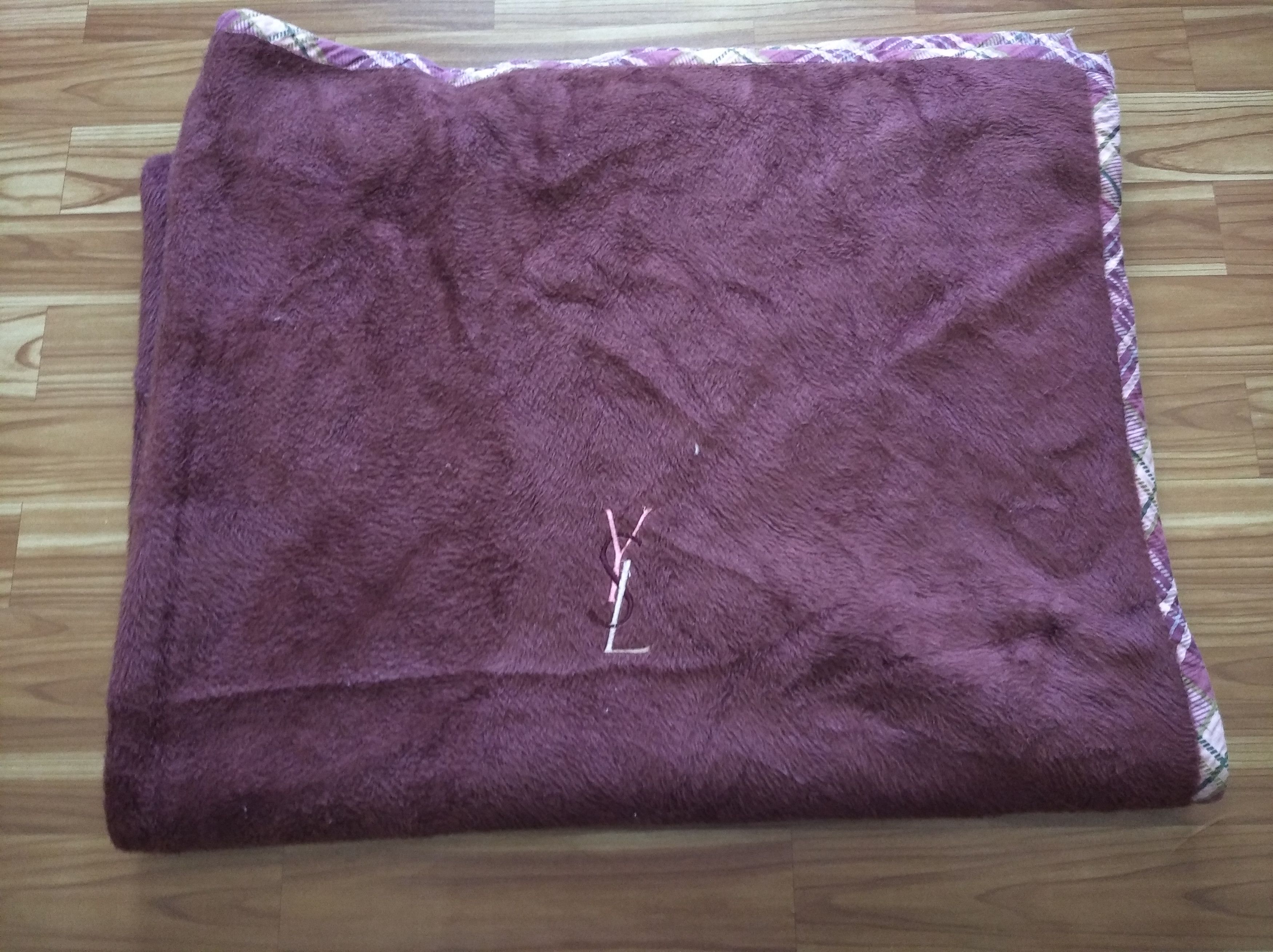 Yves Saint Laurent Yves Saint Laurent Blanket Size ONE SIZE - 1 Thumbnail
