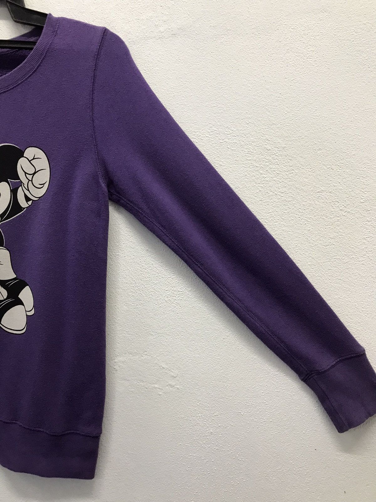 Disney × Mickey Mouse × Uniqlo Vintage Uniqlo Disney Mickey Mouse Sweatshirt Size US M / EU 48-50 / 2 - 4 Thumbnail