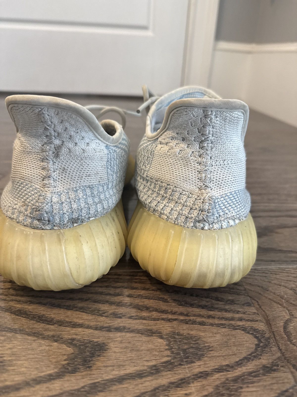 Cloud White Yeezy 350 V2