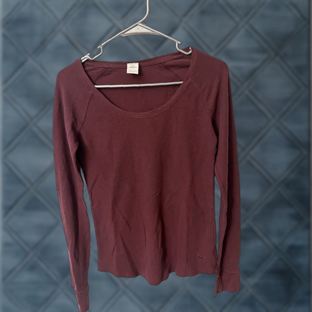 Victoria's Secret Victoria's Secret Pink T-Shirt Womens S Pullover Long Sleeve Maroon Round Neck Size S / US 4 / IT 40 - 1 Thumbnail