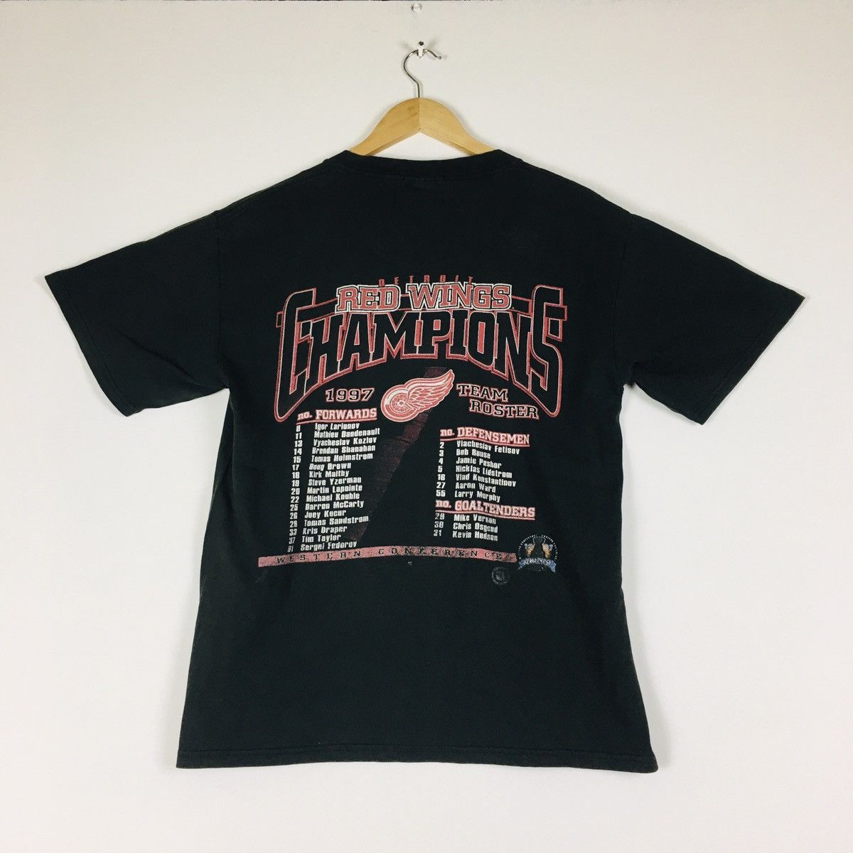 Lee × NHL × Nutmeg Vintage 1997 Faded Stanley Cup Detroit Red Wings Size US M / EU 48-50 / 2 - 8 Thumbnail