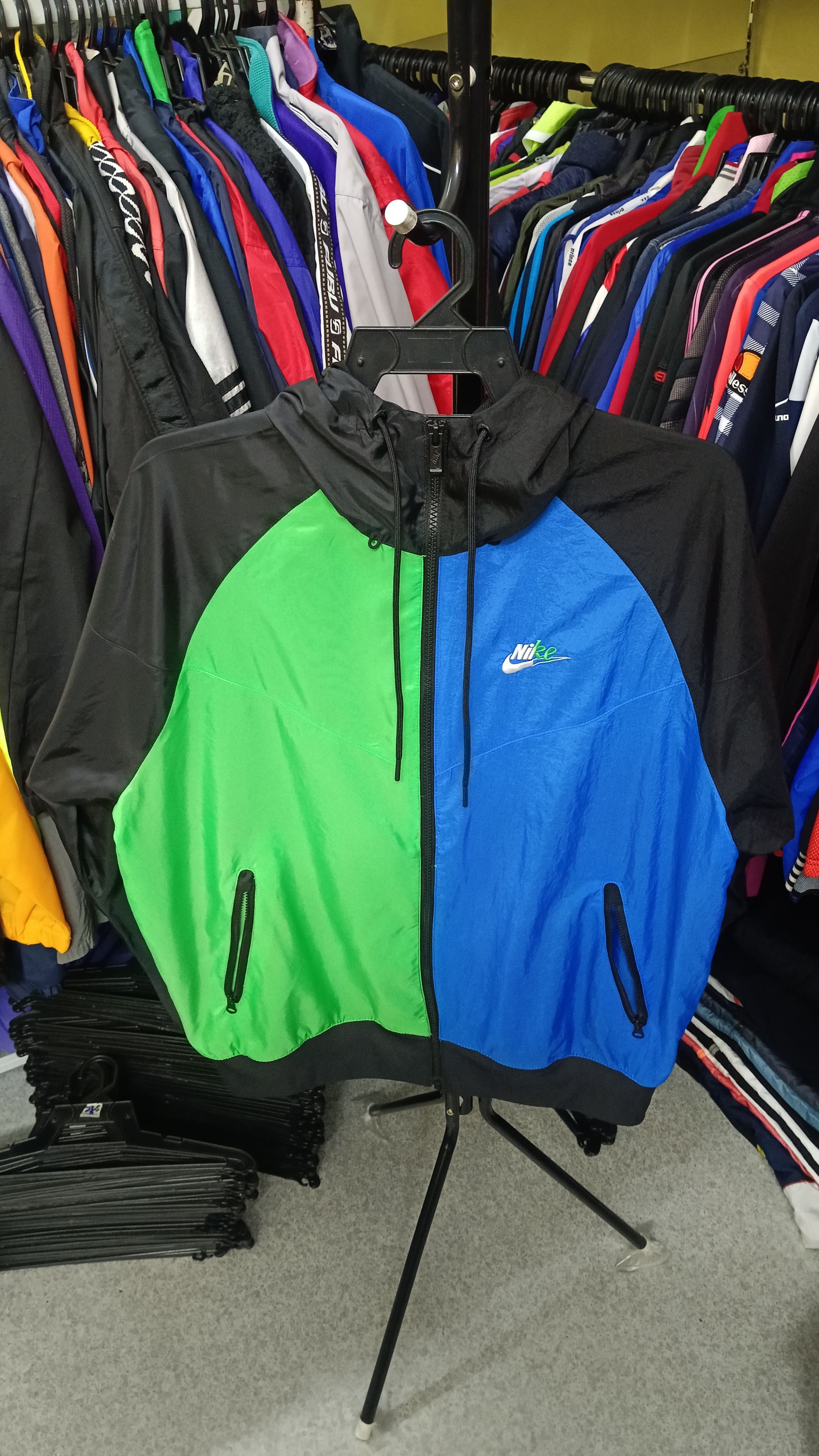 Nike Nike Essentials Woven Colourblock Windrunner Size US M / EU 48-50 / 2 - 1 Thumbnail