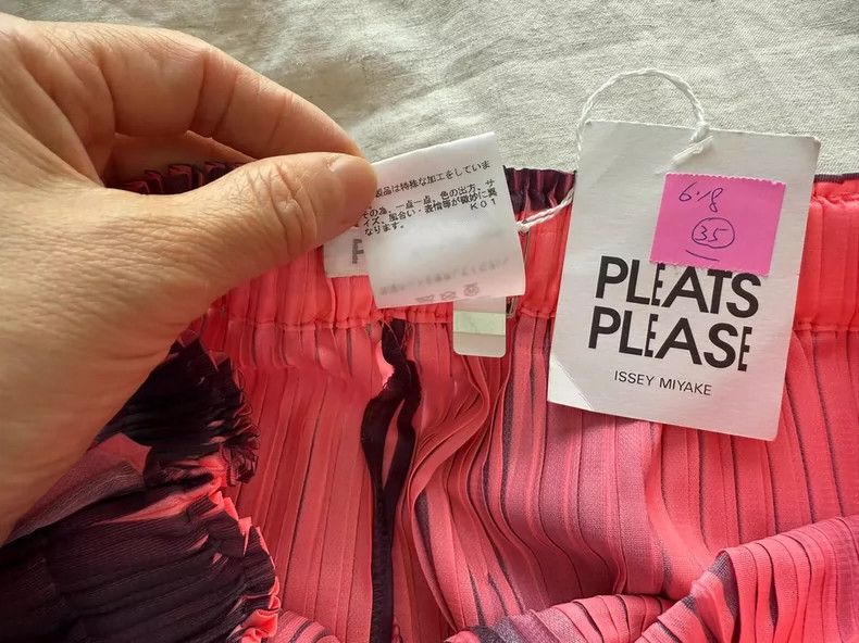 Issey Miyake Issey Miyake size:1 Red pleated kelp pants Size 42" / US 20 - 3 Thumbnail