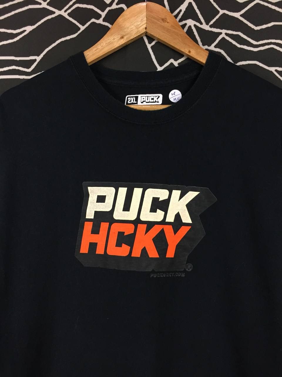 NHL × Sports Specialties × Vintage PUCK HCKY Hockey Apparel Brand Spell Out Tee Size US XXL / EU 58 / 5 - 3 Thumbnail