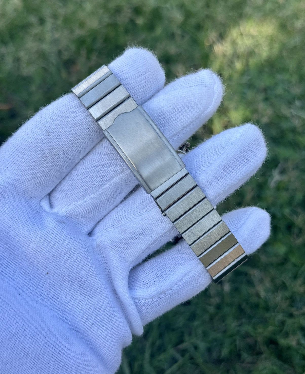 Seiko Vintage Seiko 5 Automatic japan Watch: golden Dial, TV Case Size 36 - 17 Thumbnail