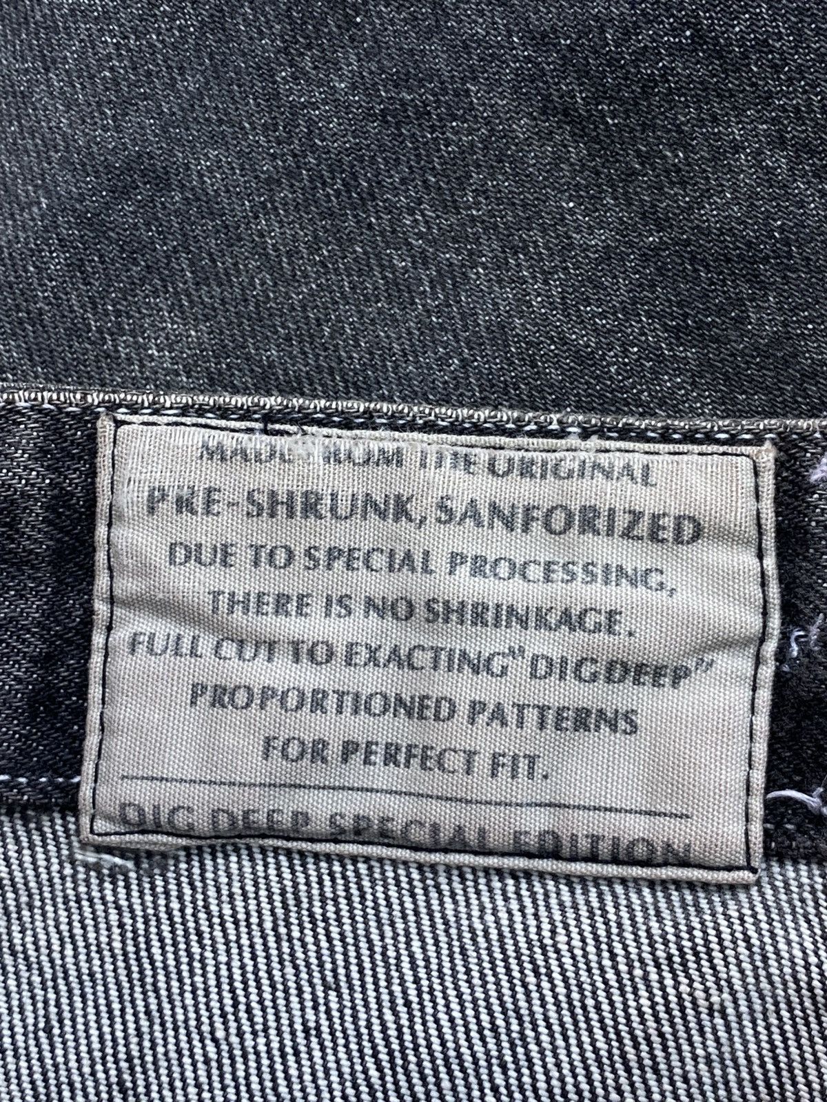 Japanese Brand Japanese Brand Cargo Style Painted Jeans Size US 35 - 14 Thumbnail