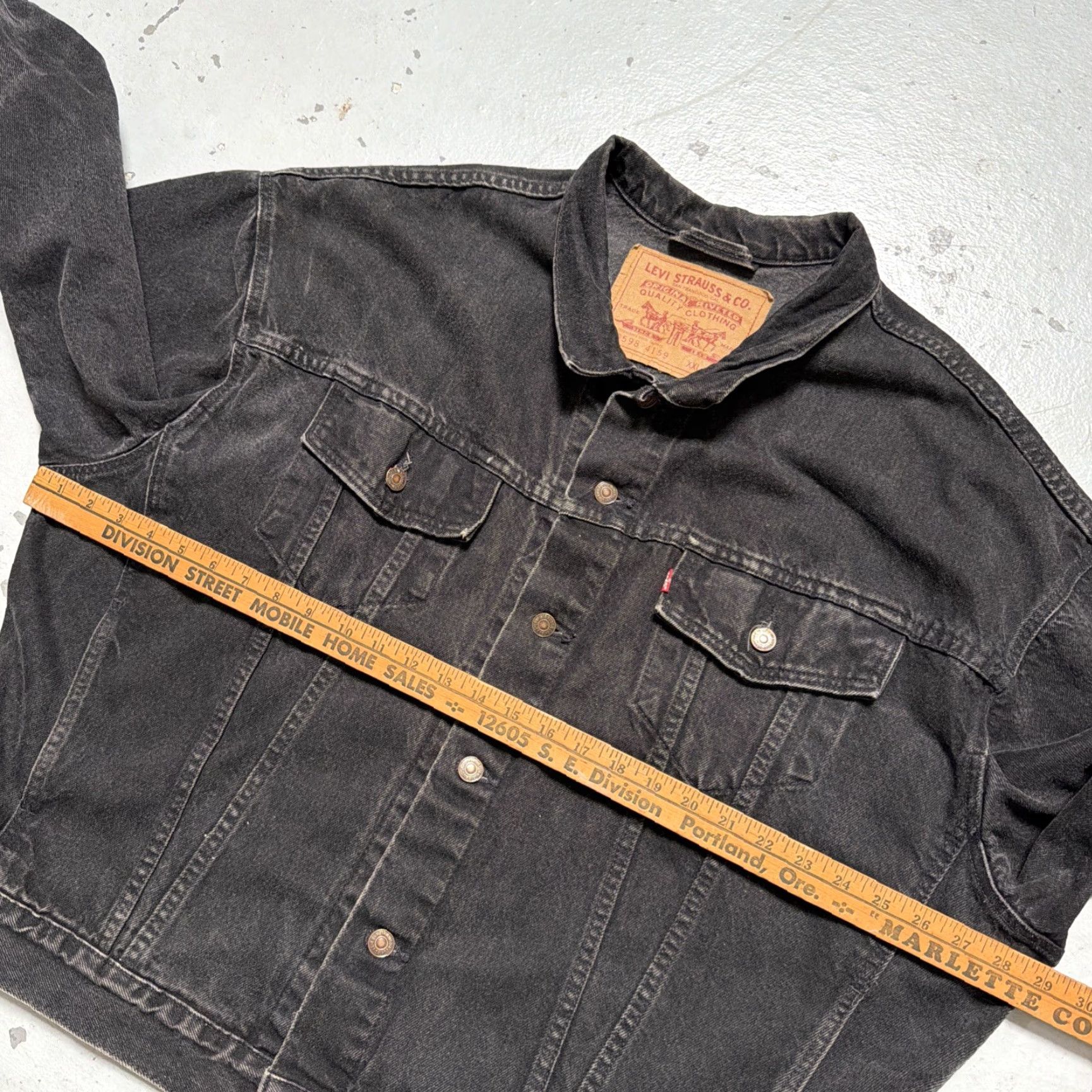 Levi's VINTAGE Levi’s Jacket 2XL Black Denim Trucker USA 1990s 1993 Made In USA Size US XXL / EU 58 / 5 - 5 Thumbnail